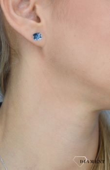 Kolczyki srebrne przy uchu Swarovski błękitne kostki K48416AQ 💎 Kolczyki wykonane ze srebra próby 925 oraz ekskluzywnych kryształów Swarovski® crystals (5).JPG