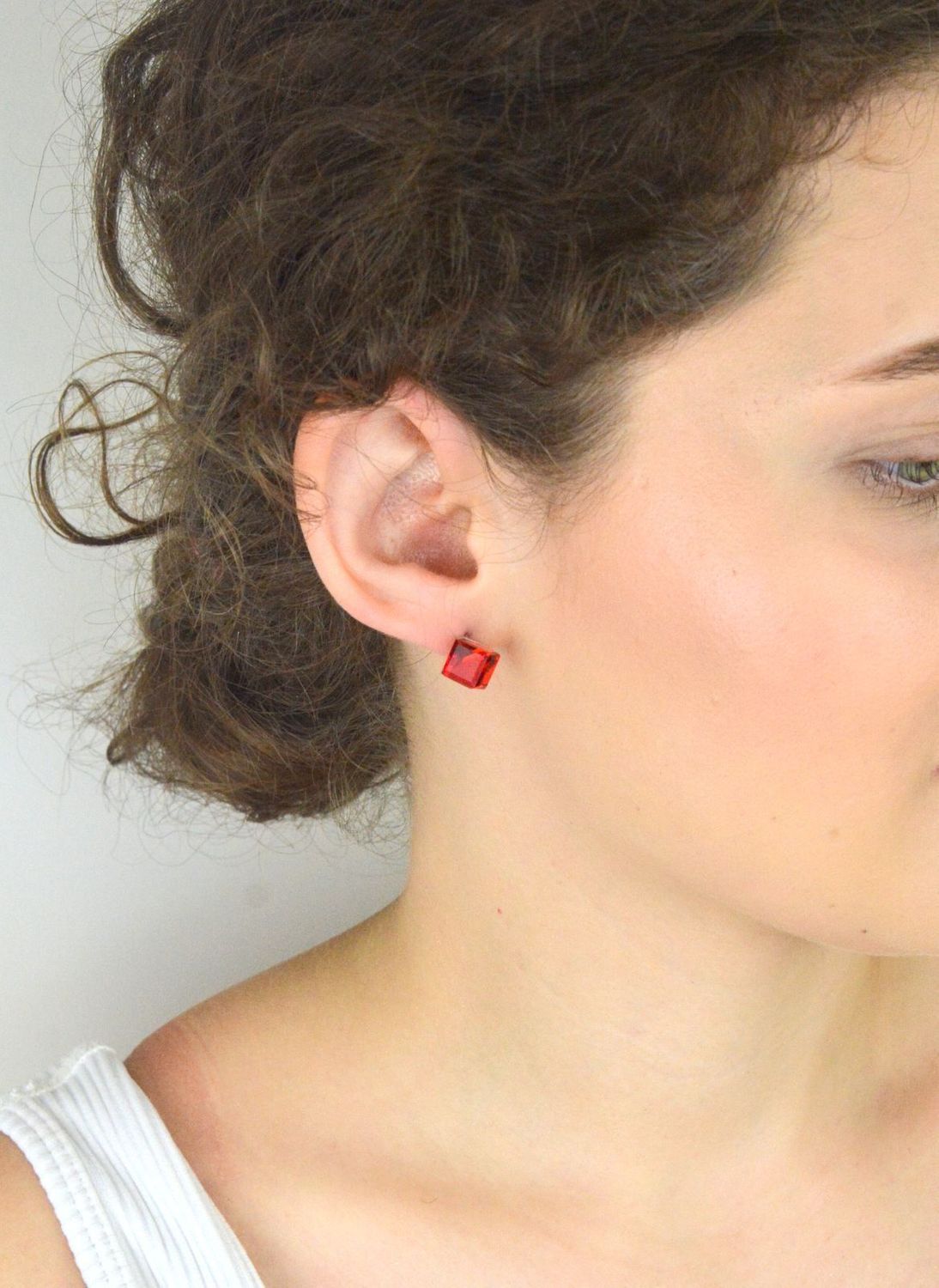 Kolczyki srebrne Swarovski duże kostki czerwone K48418SI.jpg