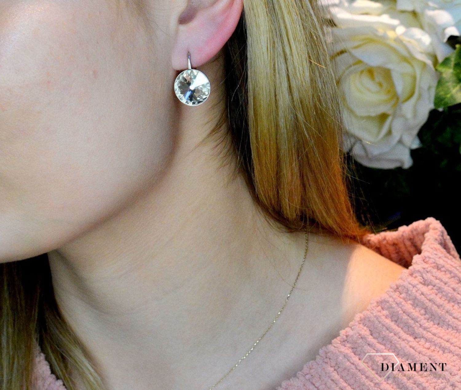 Kolczyki srebrne z Kryształkami Swarovski w kolorze Sweet Candy Large KA112214SS. To świetny pomysł na prezent dla ukochanej osoby. Kolczyki wykonane ze srebra próby 925. Wygodne zapięcie na bigiel angielski..jpg