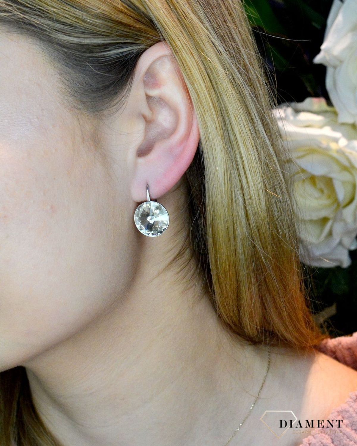 Kolczyki srebrne z Kryształkami Swarovski w kolorze Sweet Candy Large KA112214SS. To świetny pomysł na prezent dla ukochanej osoby. Kolczyki wykonane ze srebra próby 925. Wygodne zapięcie na bigiel angielski..jpg