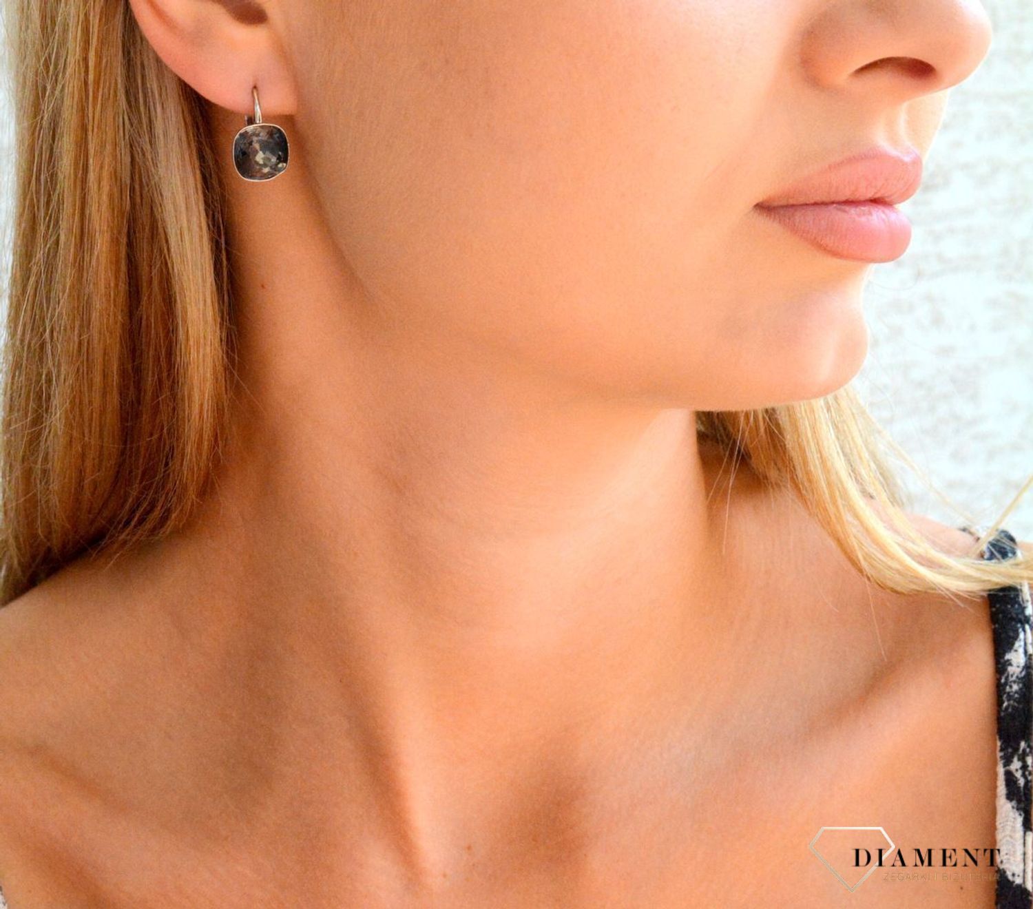 Kolczyki Srebrne Swarovski Barete Square Silver Night KA447010SN.jpg