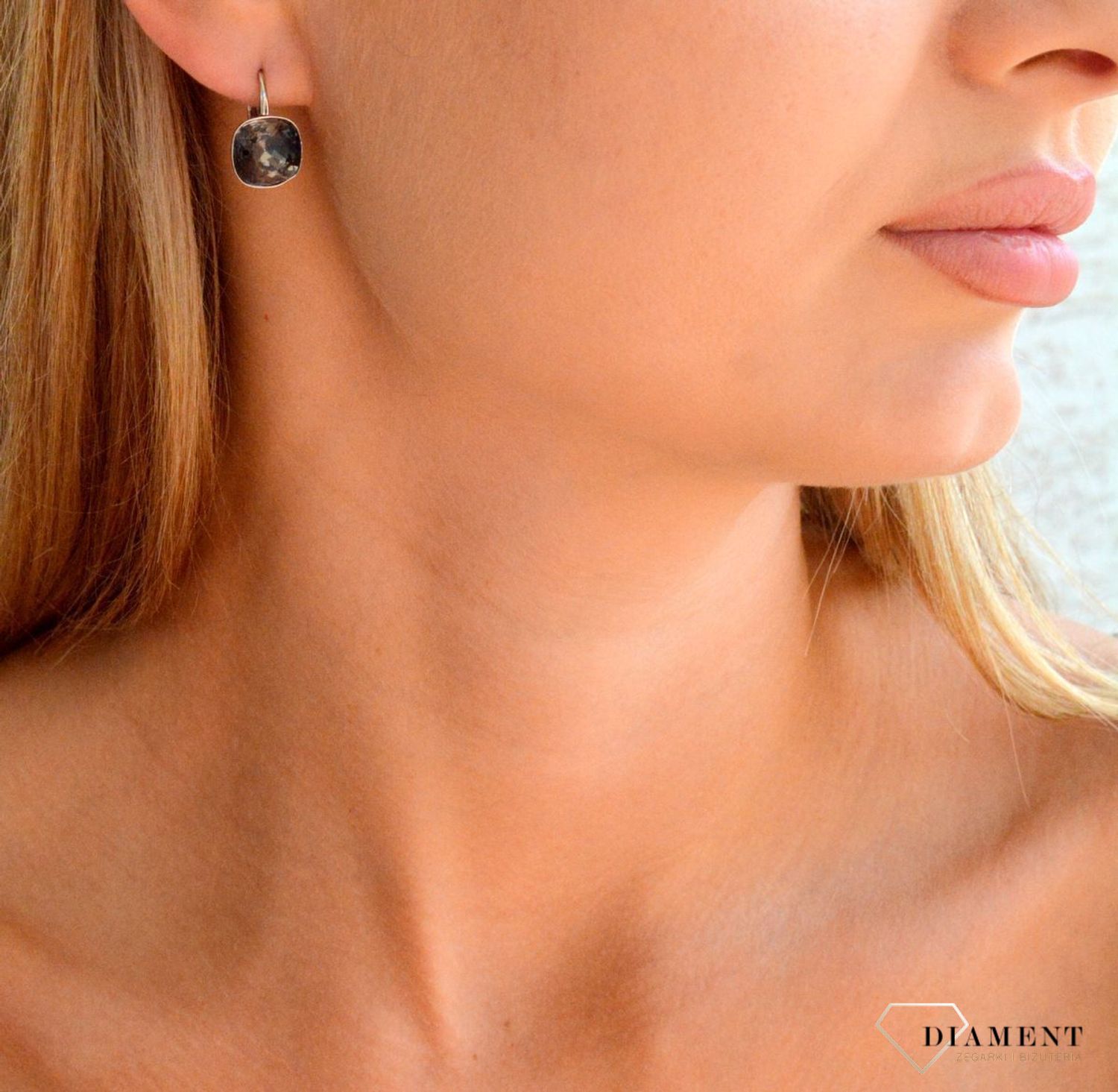 Kolczyki Srebrne Swarovski Barete Square Silver Night KA447010SN.jpg