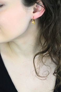 Kolczyki Spark Firefly Small pozłacane – kryształ jasny topaz 8 mm (3).jpg