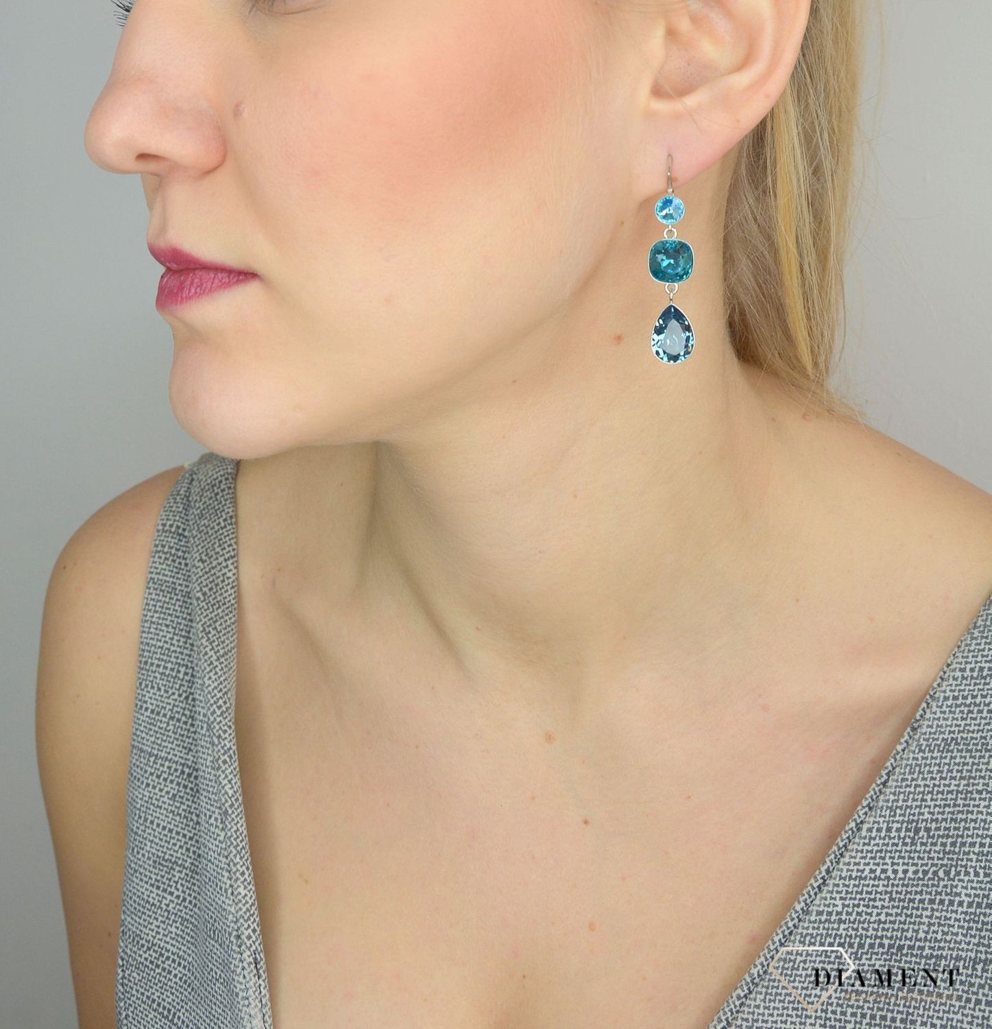 Piękne wiszące kolczyki Spark Swarovski to ciekawa biżuteria z efektownym połączeniem srebra i luksusowych niebieskich kryształków Swarovskiego..jpg