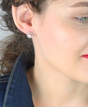 Kolczyki srebrne Spark z perłami Swarovski White Pearl. Model KC1K58185W. Klasyczna elegancja i subtelny blask. Idealne na prezent lub wyjątkową okazję (4).JPG