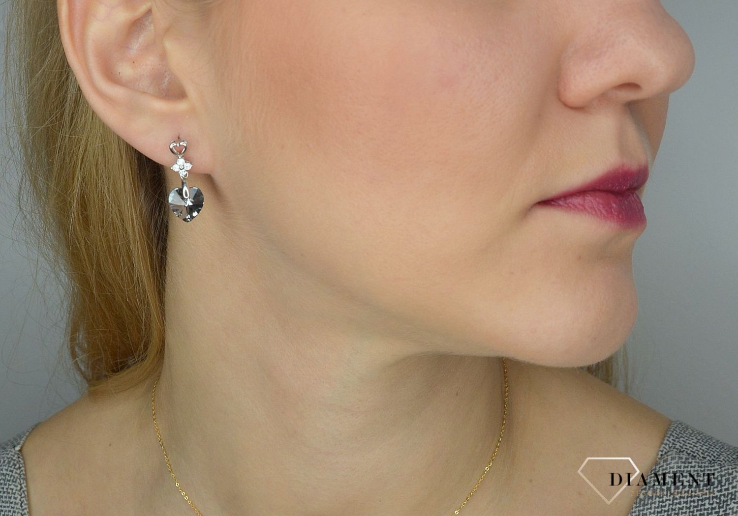 Piękne wiszące kolczyki Spark Swarovski to ciekawa biżuteria z efektownym połączeniem srebra i luksusowych grafitowych kryształków Swarovskiego..jpg