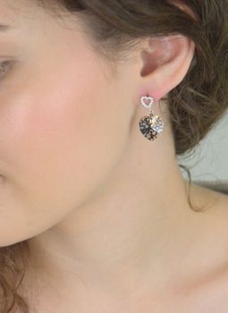 Eleganckie kolczyki ze srebra 925 z kryształami Swarovski® w kolorze Black Patina. Idealne na prezent lub wyjątkową okazję. Długość 2,8 cm (1).JPG