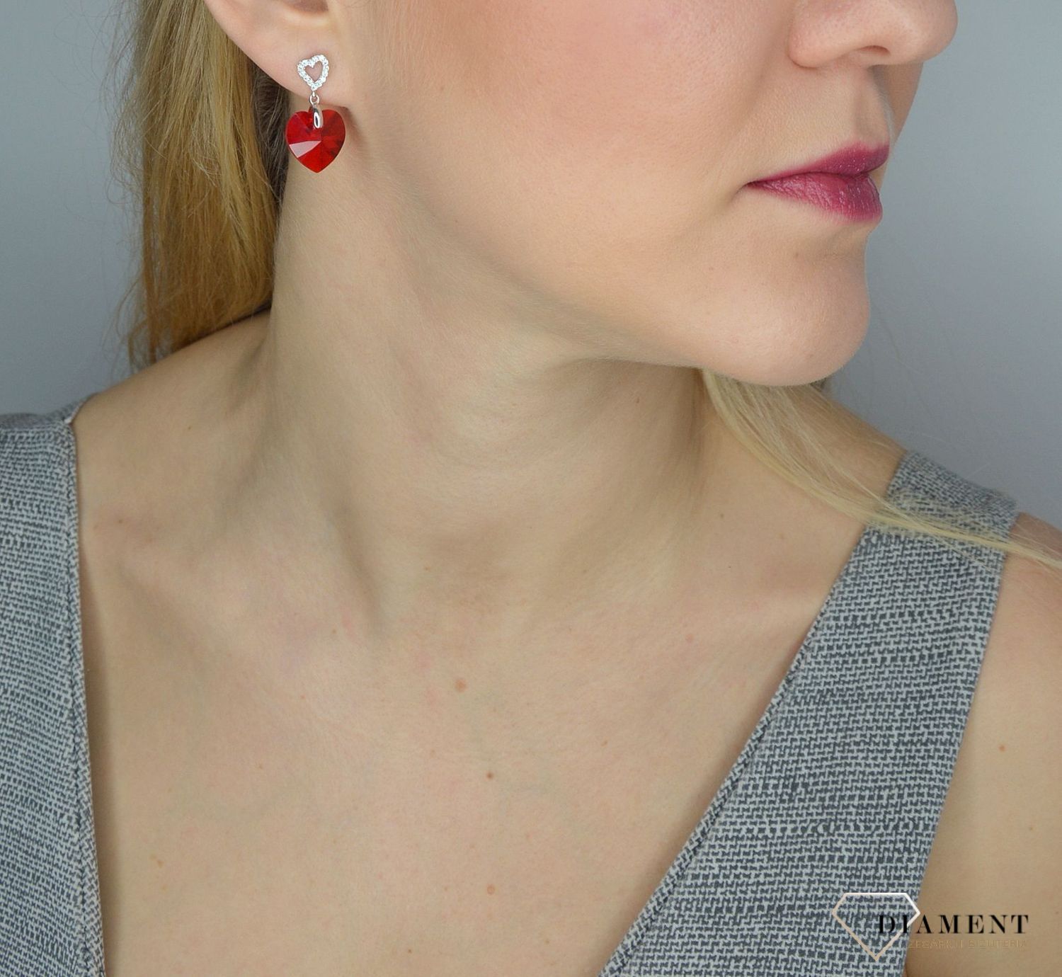 Piękne wiszące kolczyki Spark Swarovski to ciekawa biżuteria z efektownym połączeniem srebra i luksusowych czerwonych kryształków Swarovskiego..jpg