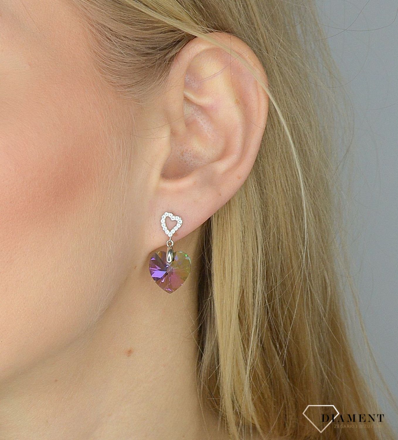 Piękne wiszące kolczyki Spark Swarovski to ciekawa biżuteria z efektownym połączeniem srebra i luksusowych kolorowych kryształków Swarovskiego..jpg