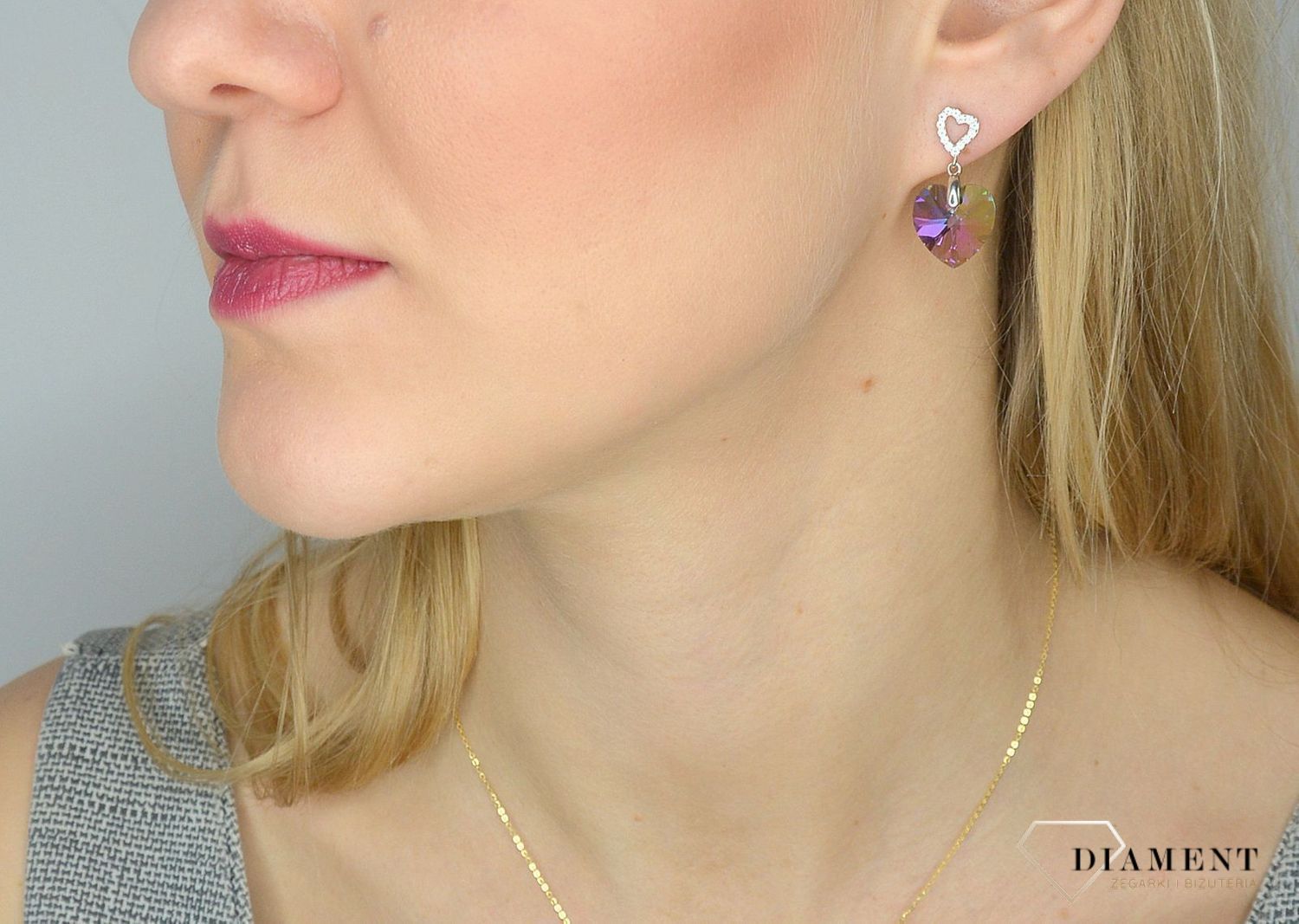 Piękne wiszące kolczyki Spark Swarovski to ciekawa biżuteria z efektownym połączeniem srebra i luksusowych kolorowych kryształków Swarovskiego..jpg