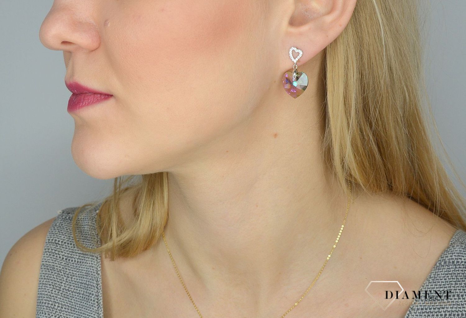 Piękne wiszące kolczyki Spark Swarovski to ciekawa biżuteria z efektownym połączeniem srebra i luksusowych kolorowych kryształków Swarovskiego..jpg