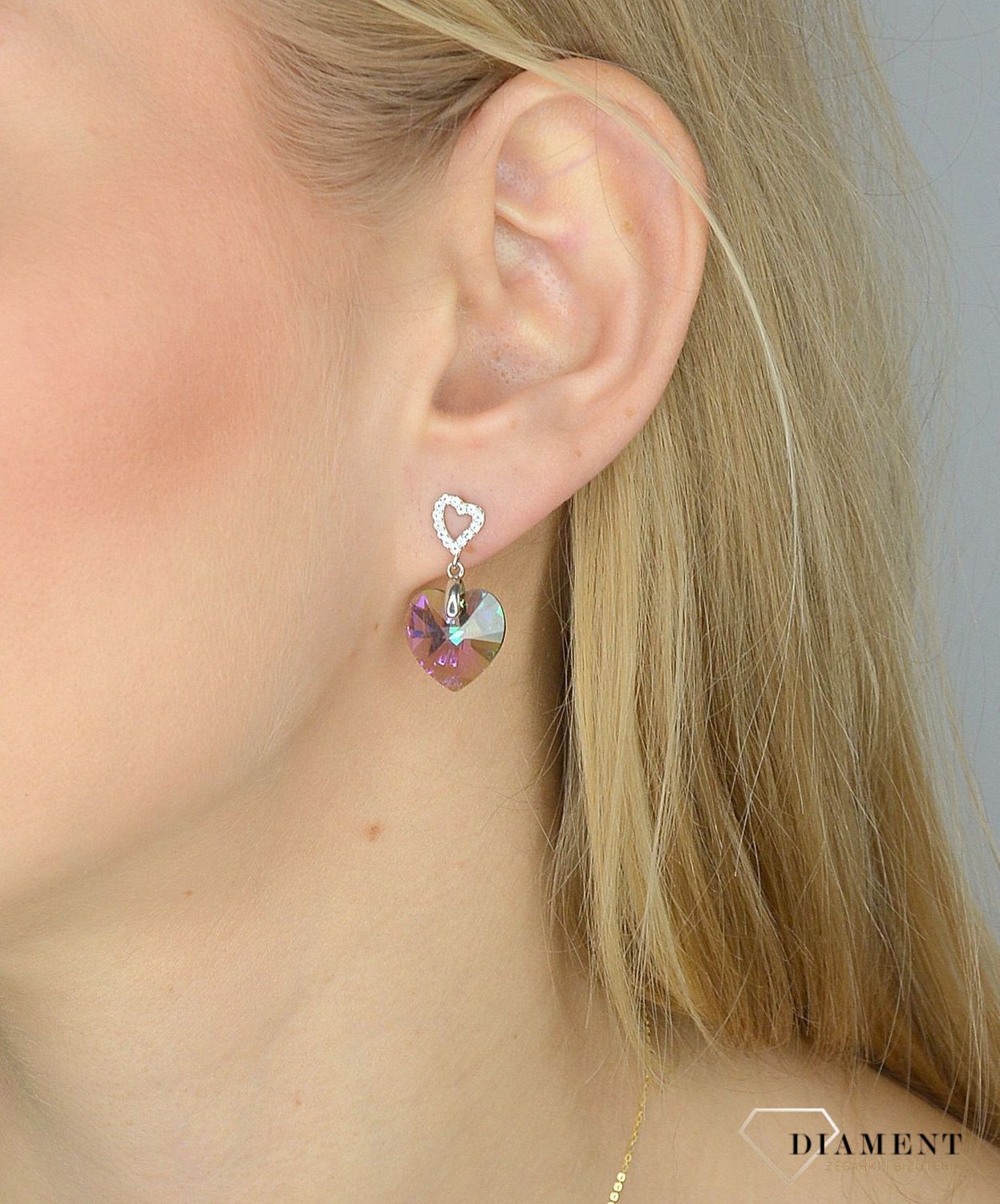 Piękne wiszące kolczyki Spark Swarovski to ciekawa biżuteria z efektownym połączeniem srebra i luksusowych kolorowych kryształków Swarovskiego..jpg