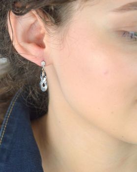 Stylowe kolczyki ze srebra 925 z kryształami Swarovski Silver Night. Długość 2.5 cm. Elegancki połysk i subtelna forma idealna na każdą okazję (1).JPG