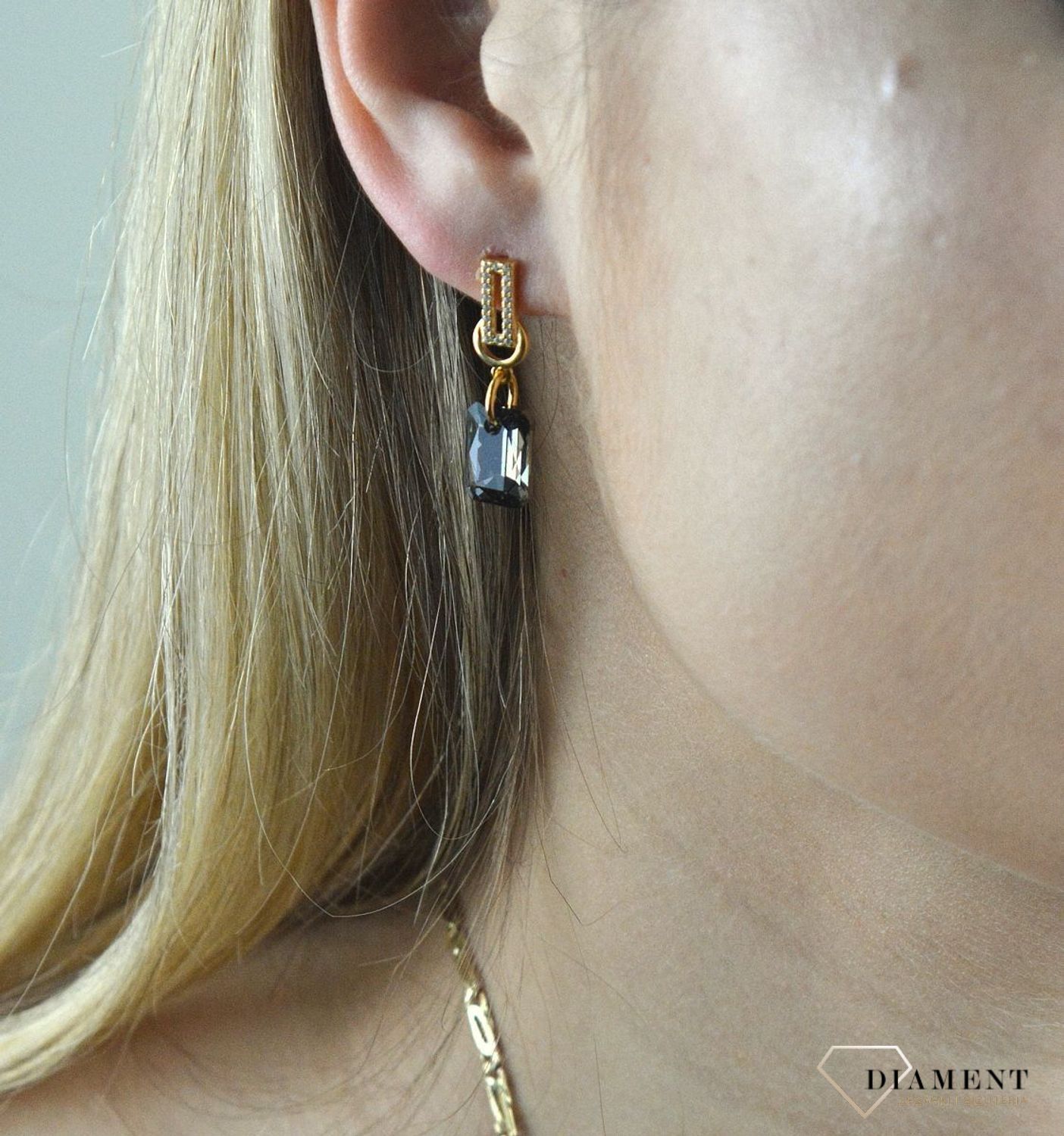 Kolczyki srebrne Pozłacane Swarovski Silver Night KCG643511SN. Kolczyki Swarovski. Kolczyki srebrne pozłacane. Kolczyki z cyrkoniami. kolczyki z kryształem Swarovskiego. Kolczyki wiszące. Kolczyki.jpg