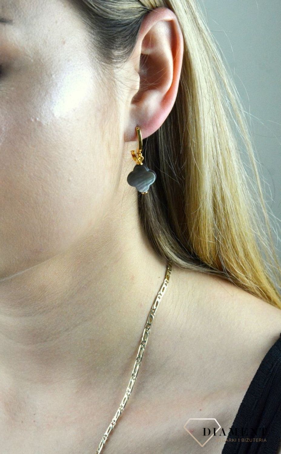 Kolczyki srebrne Swarovski Creoles Clover KCRGCLOV1MPB. Kolczyki wiszące Swarovski. Kolczyki w złotym kolorze. Kolczyki srebrne pozłacane. Kolczyki damskie Swarovski. Kolczyki idealne na prezent..jpg