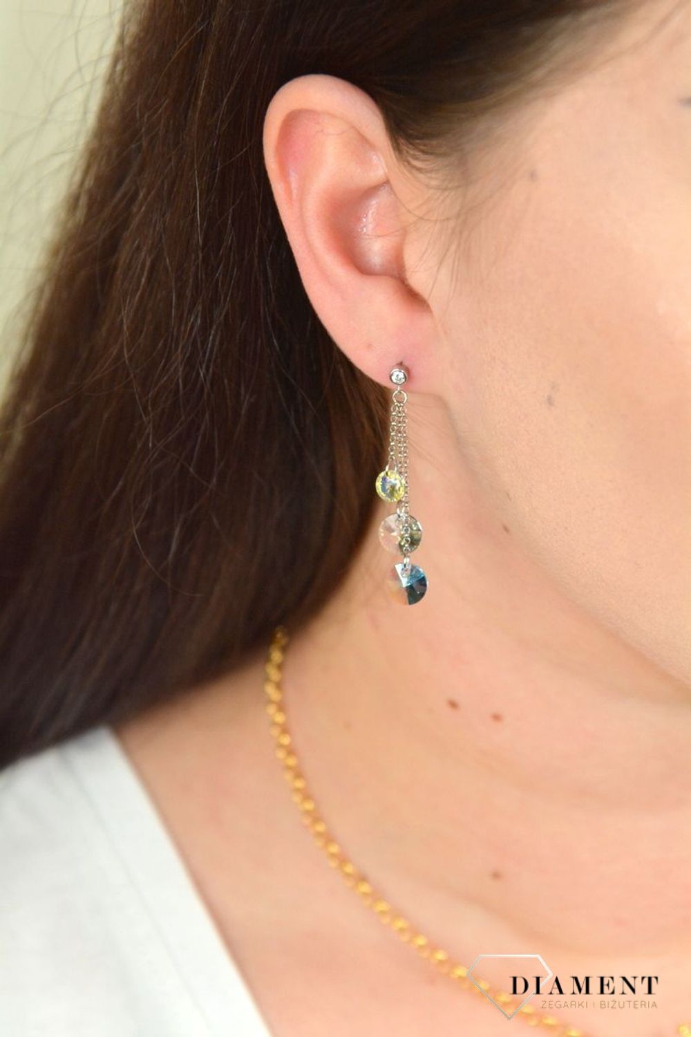 Srebrne kolczyki wiszące łańcuszki Spark Swarovski KCROLO64283BLSAQSH. Kolczyki wykonane ze srebra próby 925 oraz ekskluzywnych kryształów Swarovski® (1).JPG