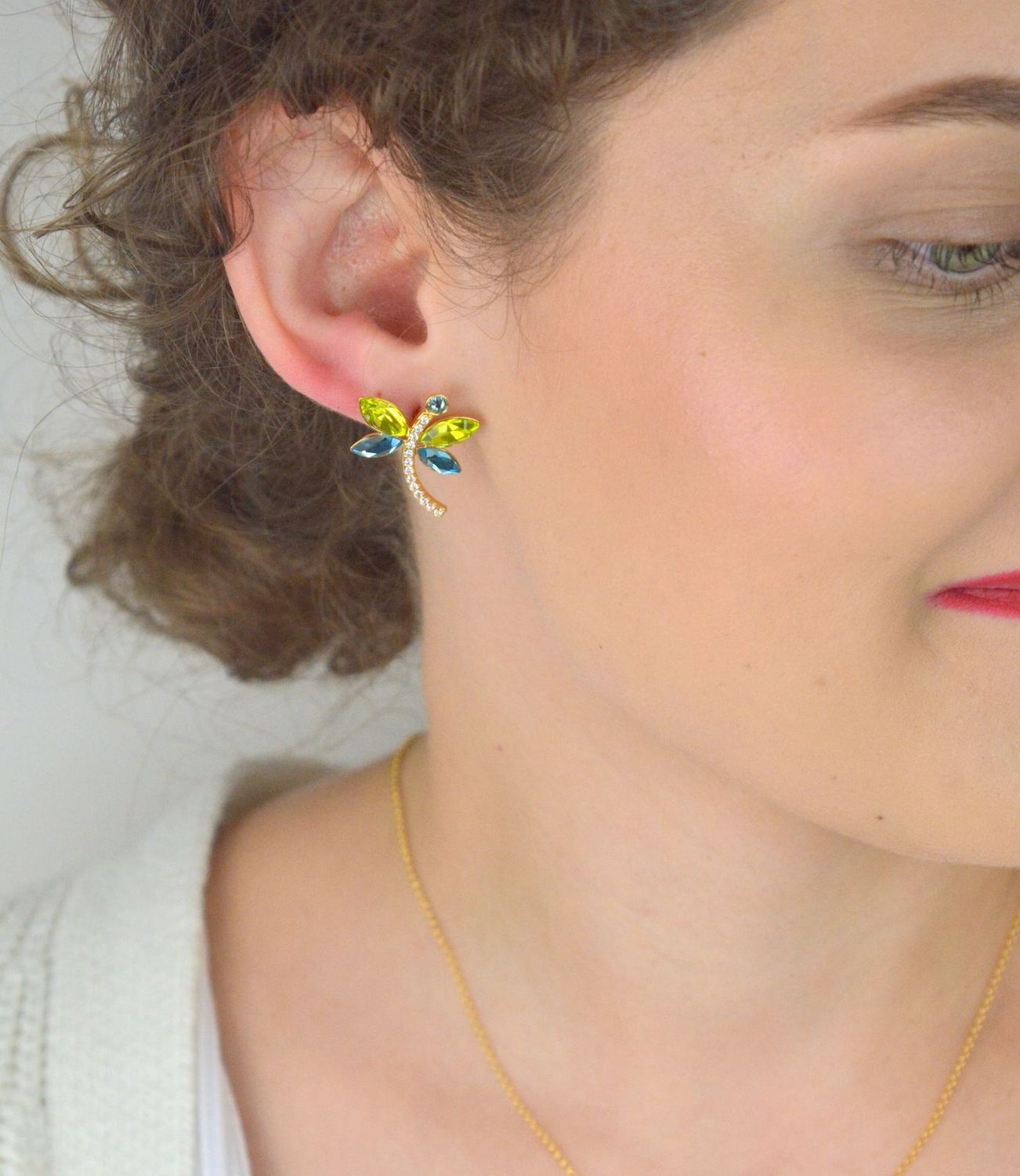 Kolczyki srebrne pozłacane 925 w kształcie ważek z cyrkoniami i kryształami – KDCG4228CGAQ.jpg