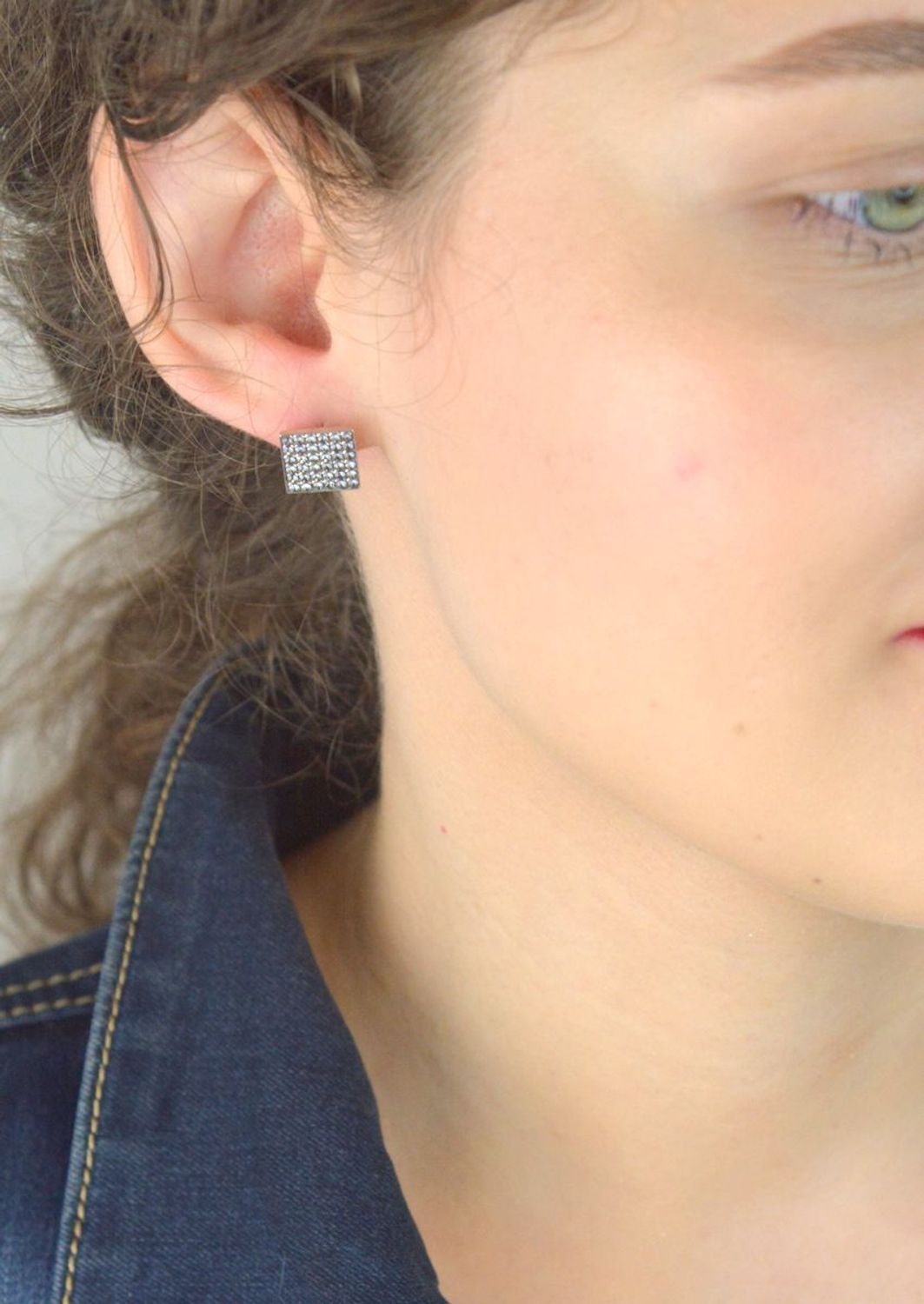 Srebrne kolczyki Spark z Kryształkami Swarovski Crystal Silver Night KFM6SN.jpg