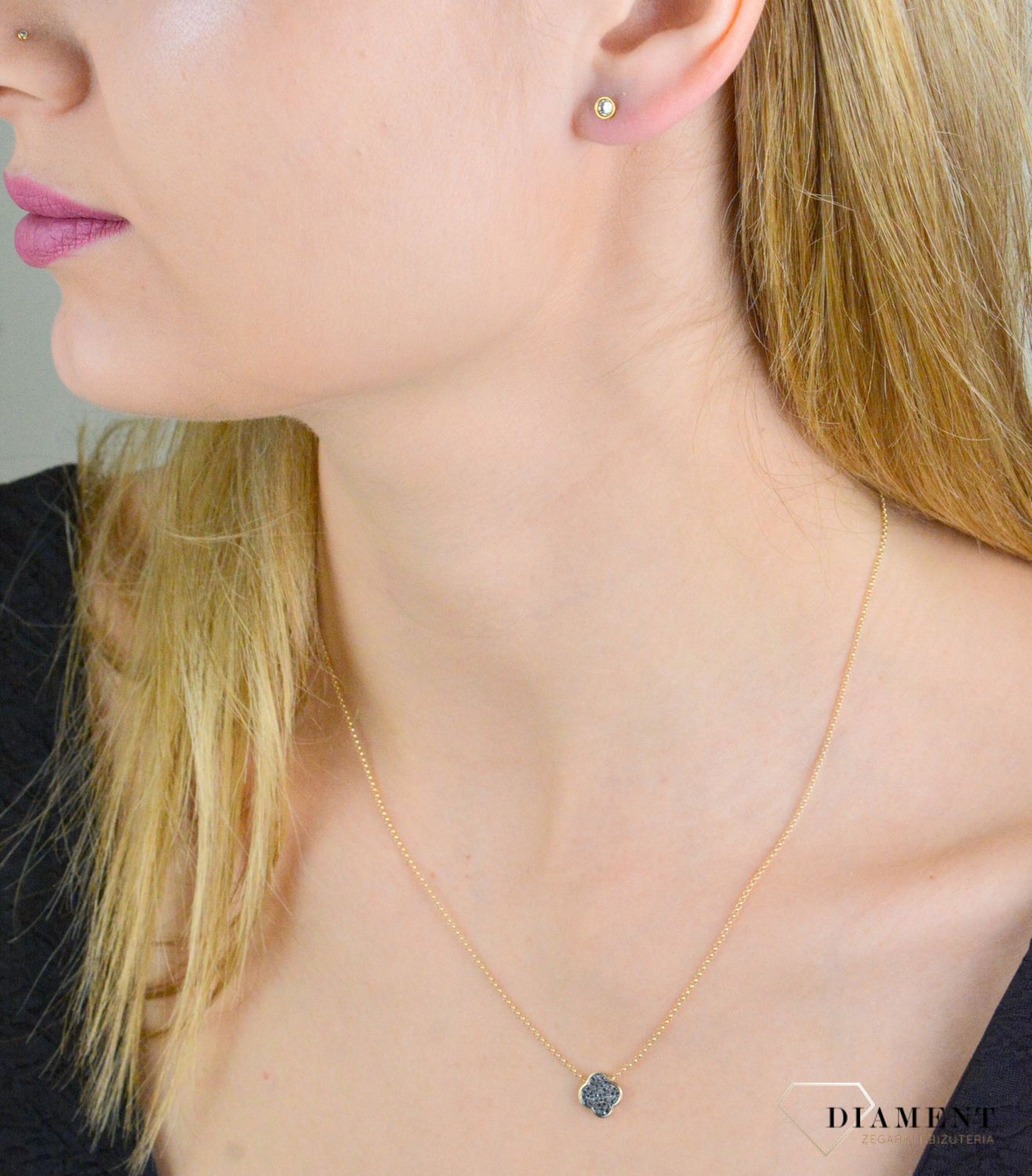 Kolczyki srebrne Spark Pinpoint Crystal Gold KG2038SS10C. Kolczyki srebrne wkrętki. Kolczyki srebrne pozłacane Spark. Kolczyki z kryształkiem Swarovskiego. Kolczyki wkrętki srebrne na prezent..jpg