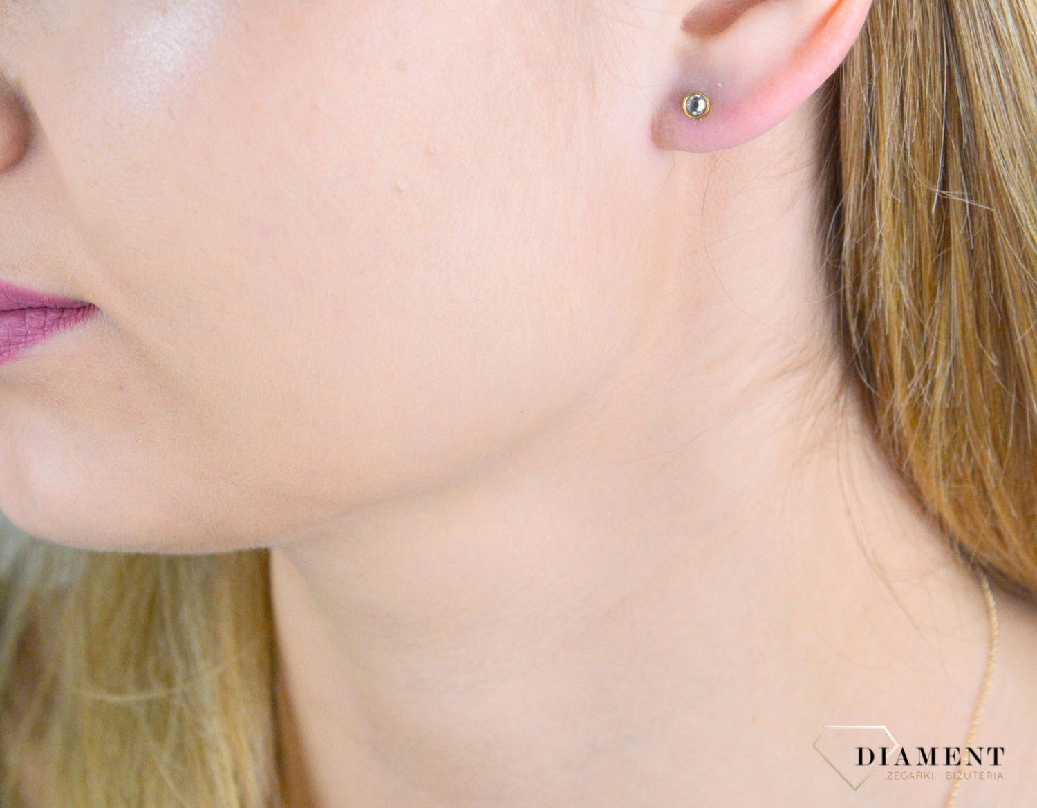Kolczyki srebrne Spark Pinpoint Crystal Gold KG2038SS10C. Kolczyki srebrne wkrętki. Kolczyki srebrne pozłacane Spark. Kolczyki z kryształkiem Swarovskiego. Kolczyki wkrętki srebrne na prezent..jpg