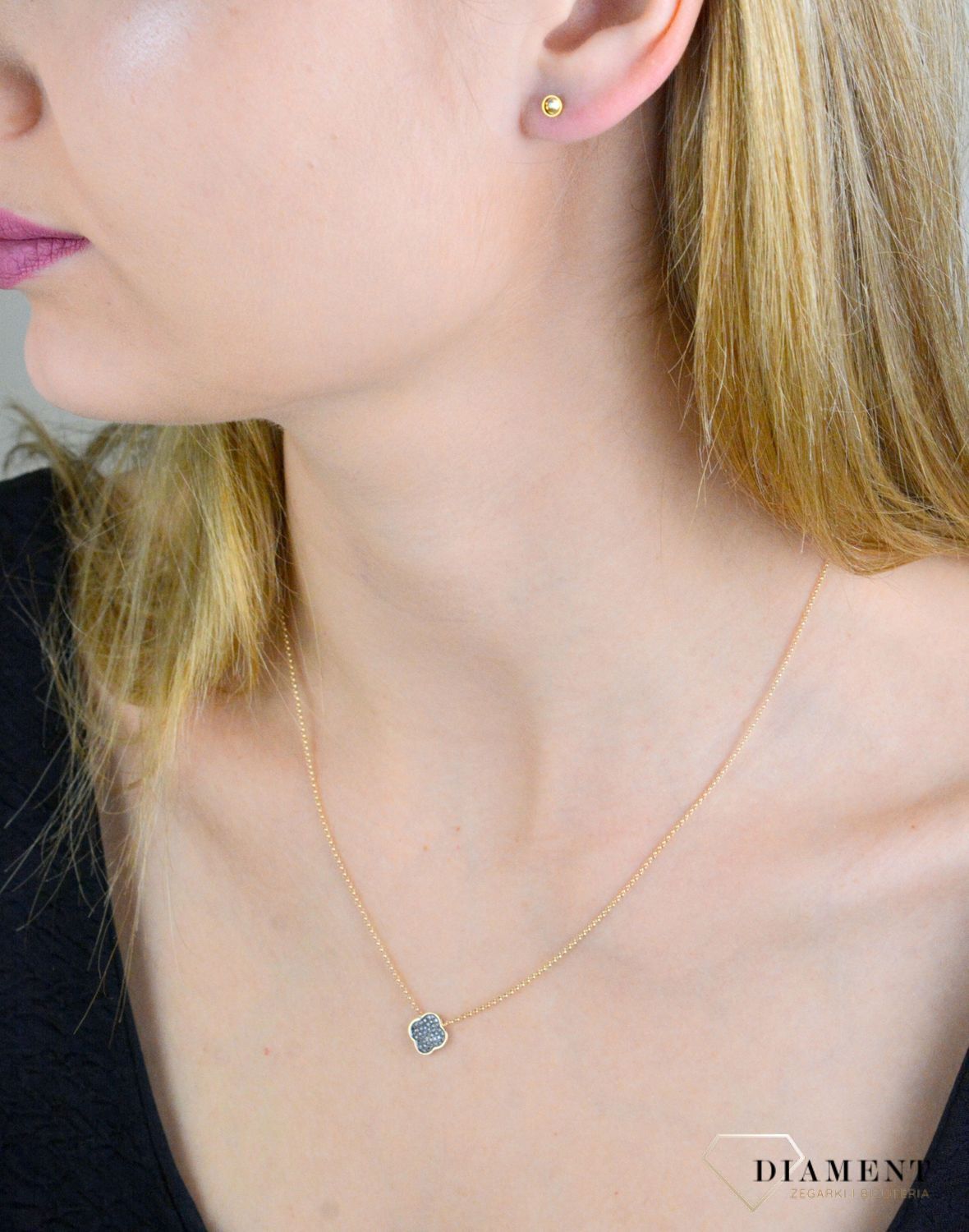 Kolczyki srebrne Spark Pinpoint Gilded Studs KG2038SS10GS. Kolczyki srebrne wkrętki. Kolczyki srebrne pozłacane Spark. Kolczyki z kryształkiem Swarovskiego. Kolczyki wkrętki srebrne na prezent..jpeg