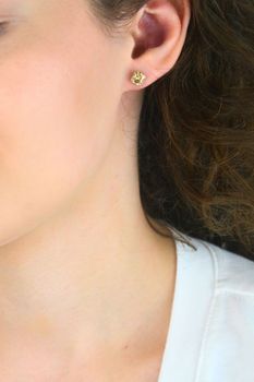 Spark srebrne kolczyki 925 kwadraciki Swarovski Champagne  wkrętkigh (3).jpg