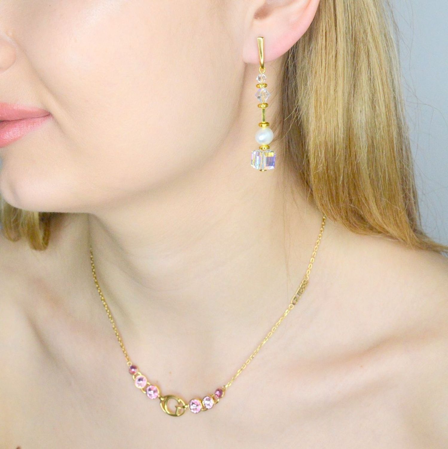 Srebrne kolczyki pozłacane Aurora Borealis z kryształami Swarovskiego, perłą i hematytem KG56015810ABW. Srebrne kolczyki wiszące Spark. Kolczyki pozłacane z perłą i hematytem. Kolczyki srebrne pozłacane z kryształem Swarovskiego. Kolczyki.jpeg