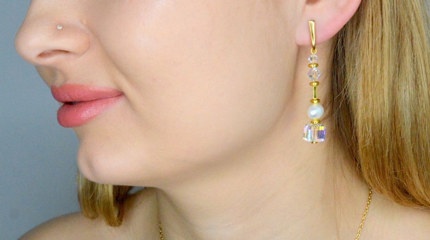 Srebrne kolczyki pozłacane Aurora Borealis z kryształami Swarovskiego, perłą i hematytem KG56015810ABW. Srebrne kolczyki wiszące Spark. Kolczyki pozłacane z perłą i hematytem. Kolczyki srebrne pozłacane z kryształem Swarovskiego. Kolczyki.jpeg