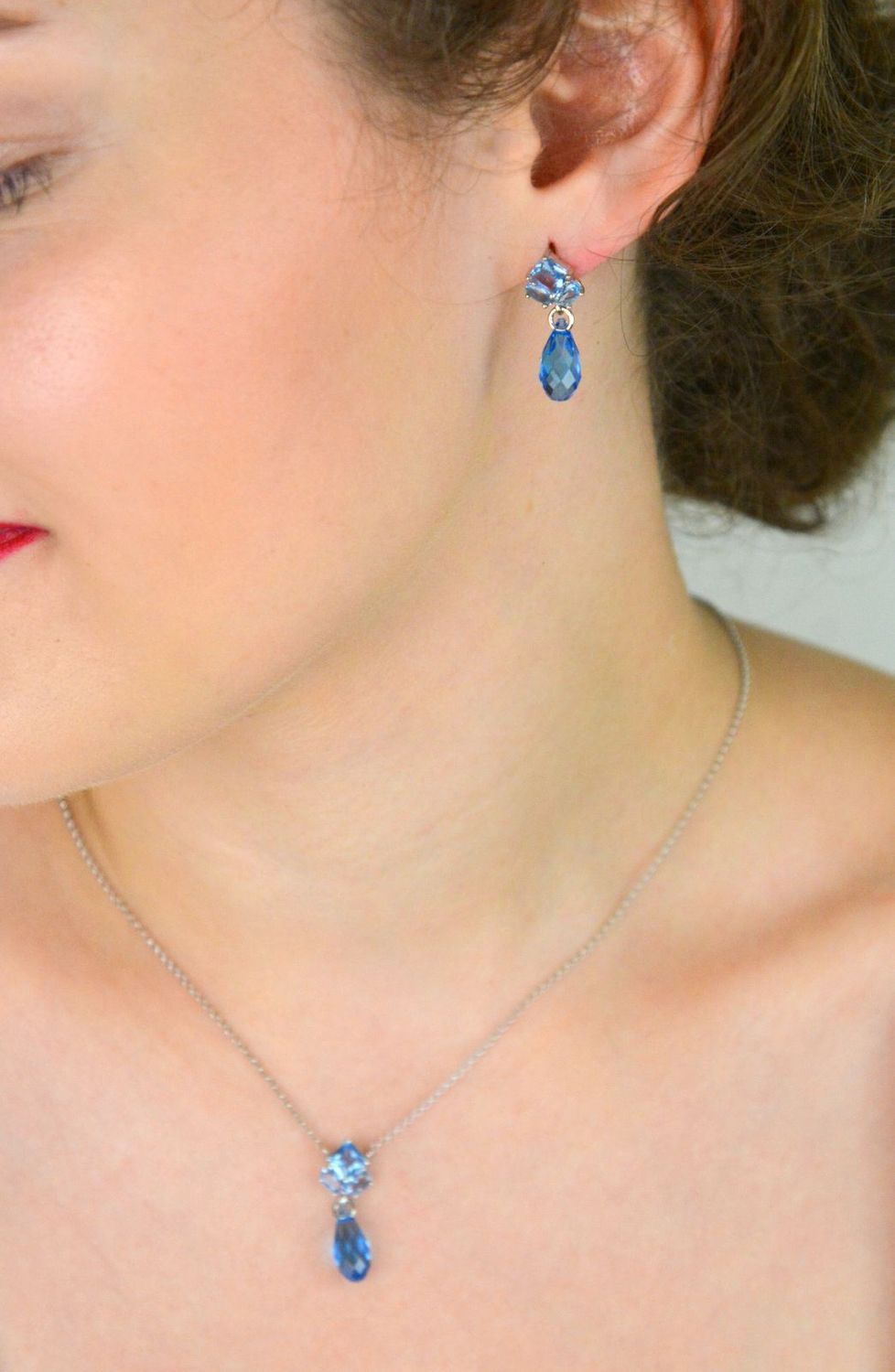 Kolczyki Spark KK6010AQIB Ice Blue ze srebra 925 z błękitnymi kryształami. Zapięcie sztyft + baranki. Elegancja w chłodnym blasku.1.jpg