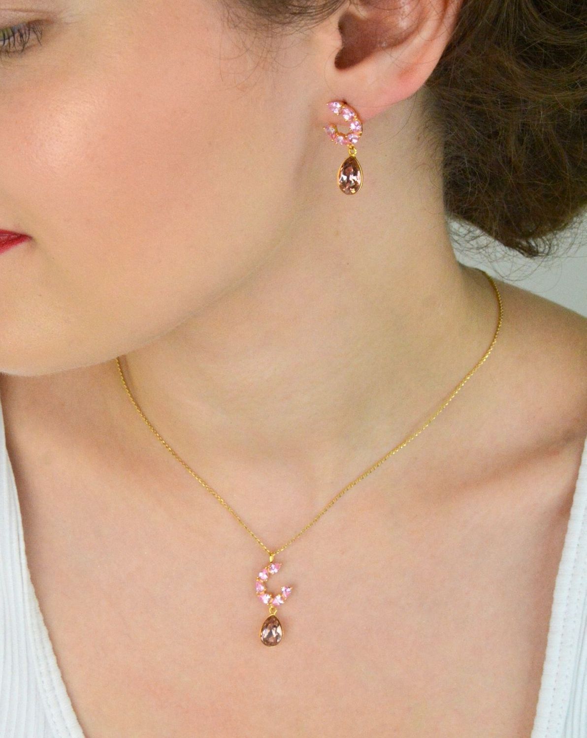 Kolczyki z pozłacanego srebra 925 z zielonymi cyrkoniami i kryształami Vintage Rose. Długość 2,1 cm. Eleganckie opakowanie w zestawie.1.jpg