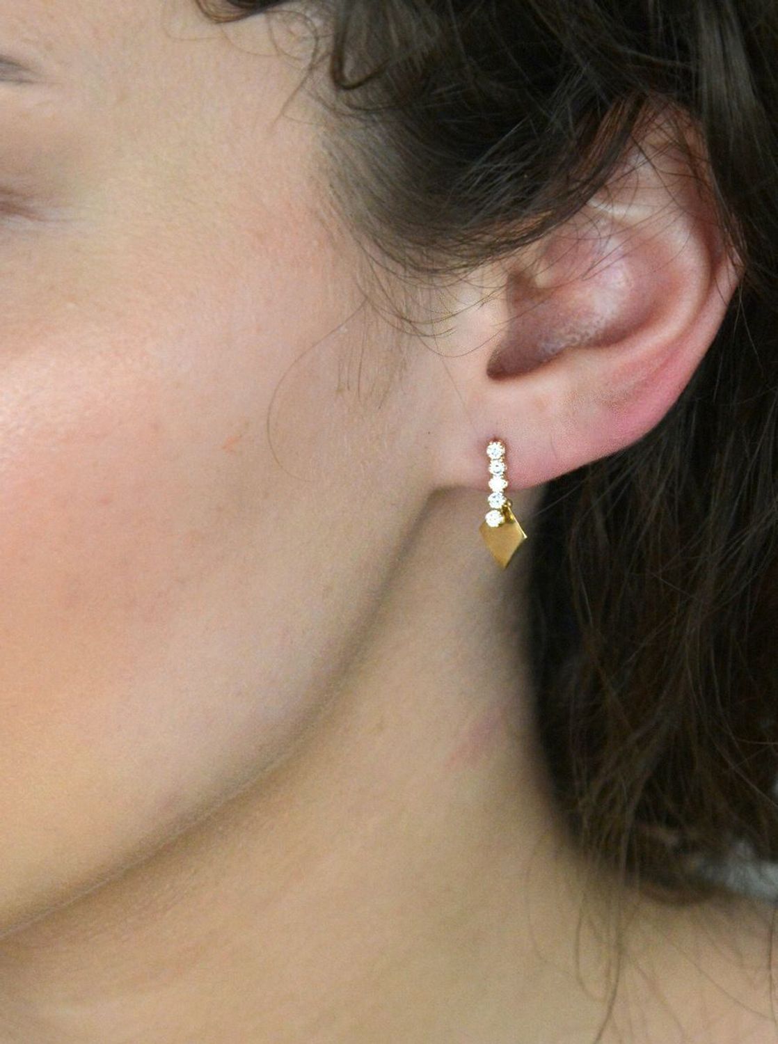 Kolczyki złote romby w cyrkonie wiszące próba 585, KL2537 Eleganckie złote kolczyki w kształcie rombów, ozdobione lśniącymi cyrkoniami1.jpg