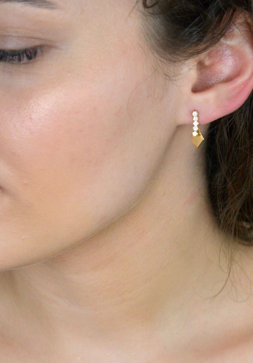 Kolczyki złote romby w cyrkonie wiszące próba 585, KL2537 Eleganckie złote kolczyki w kształcie rombów, ozdobione lśniącymi cyrkoniami1.jpg