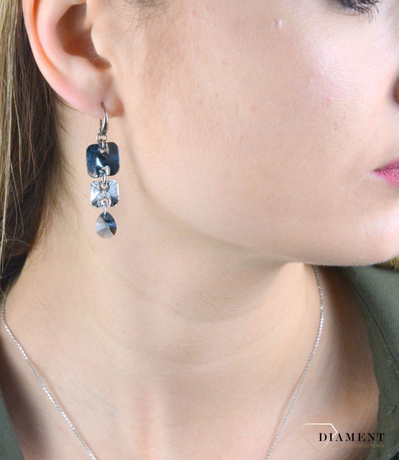 Kolczyki Srebrne Spark Swarovski Rivoli Square KL32013DBCDB. Kolczyki wykonane z ekskluzywnych kryształów Swarovski® crystals. Kolczyki z kryształów Swarovski będą wspaniałym prezentem dla każdej kobiety.jpg