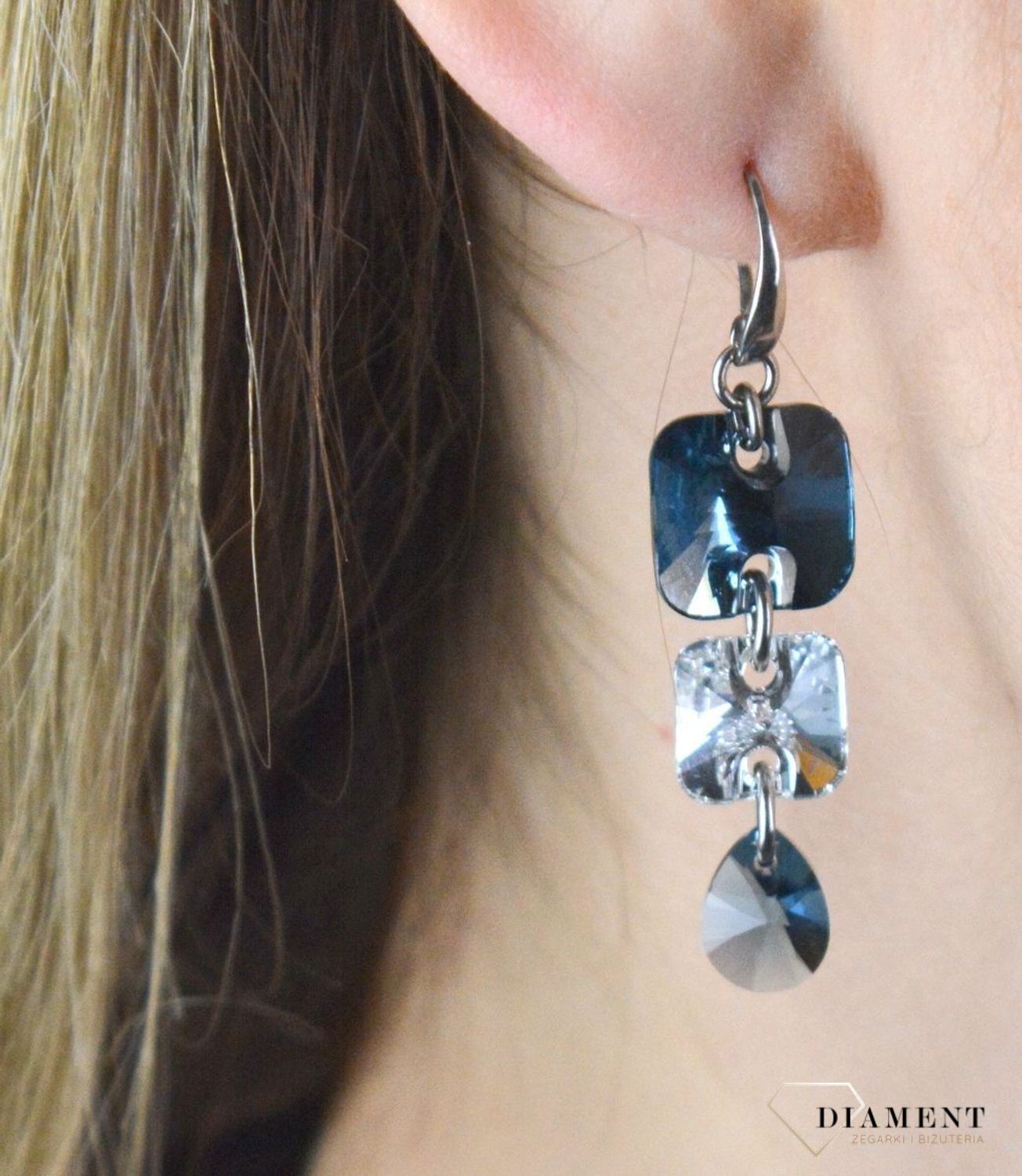 Kolczyki Srebrne Spark Swarovski Rivoli Square KL32013DBCDB. Kolczyki wykonane z ekskluzywnych kryształów Swarovski® crystals. Kolczyki z kryształów Swarovski będą wspaniałym prezentem dla każdej kobiety.jpg