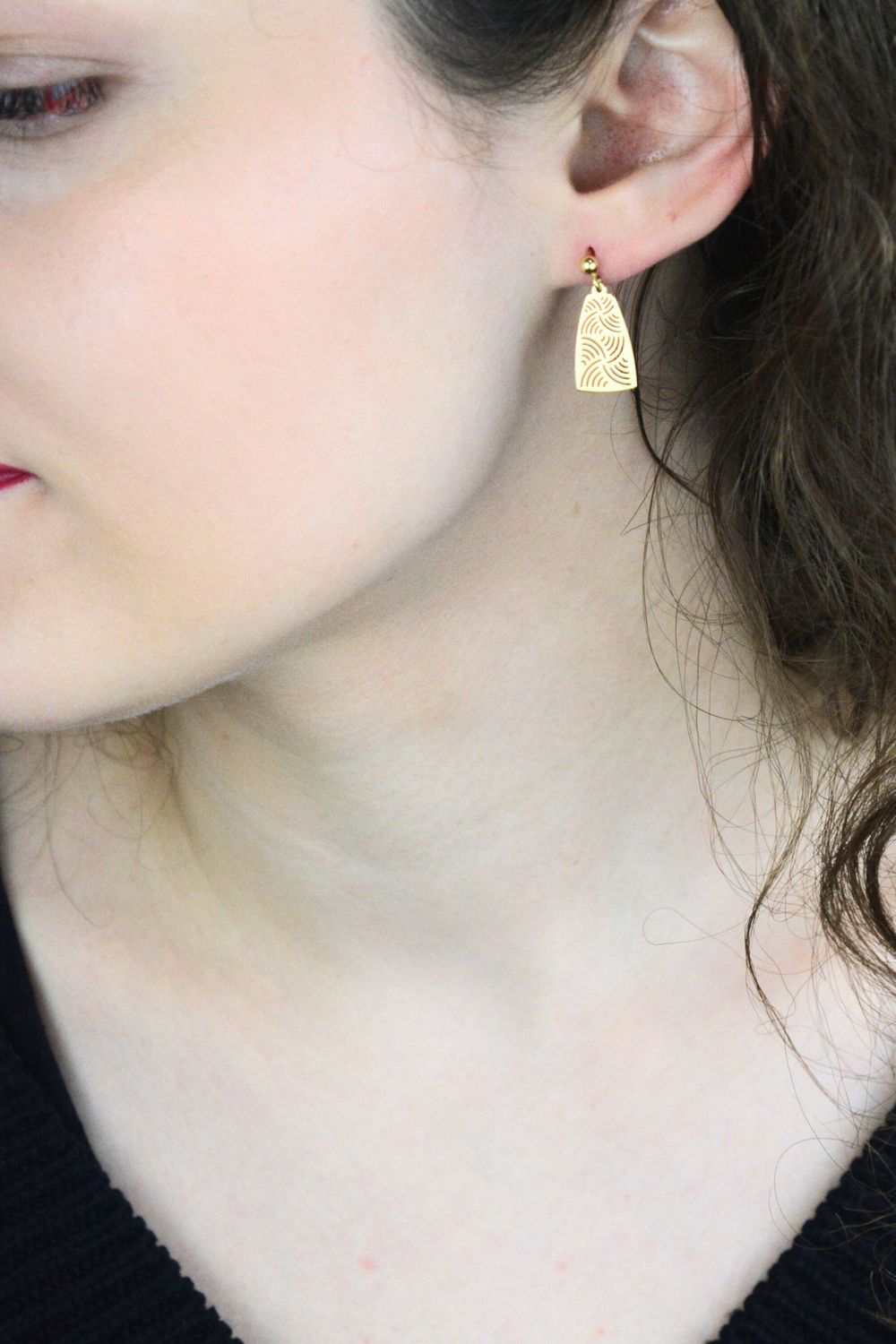 Złote kolczyki damskie 585 wiszące ażurowe - KL4634.jpg