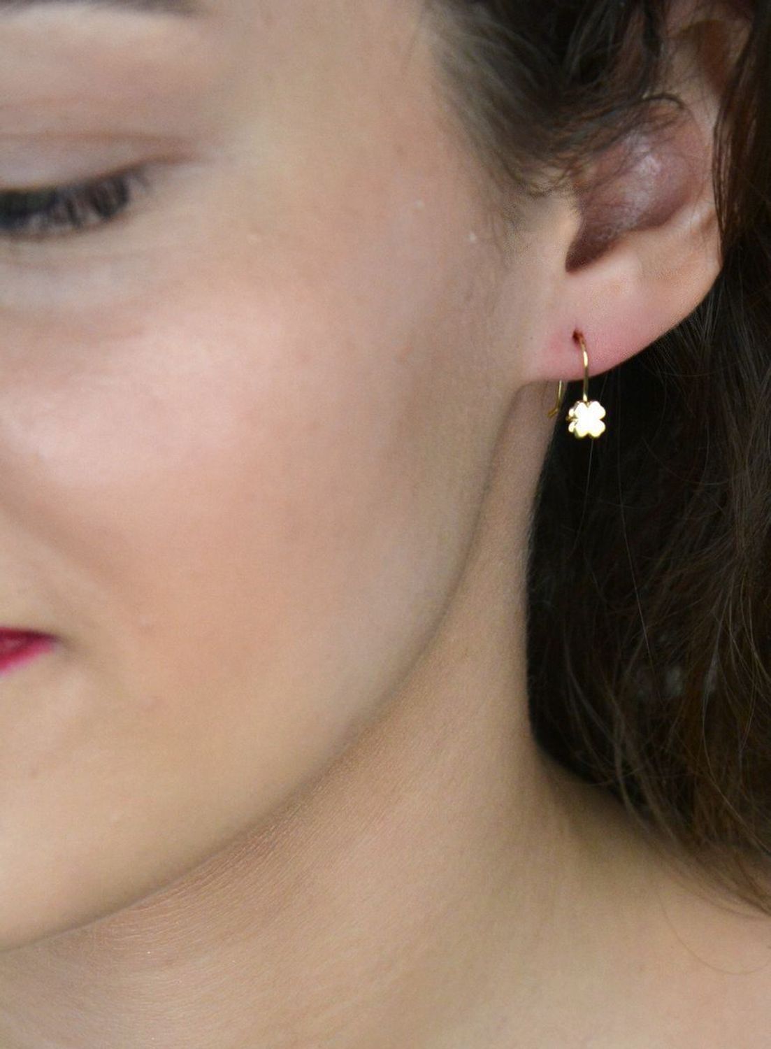 Kolczyki złote koniczynki dziecięce pr 585, KL8013 Te urocze kolczyki złote w kształcie koniczynki to doskonała biżuteria dla małych dziewczynek. Wykonane z wysokiej jakości złota próby 585, 1.jpg