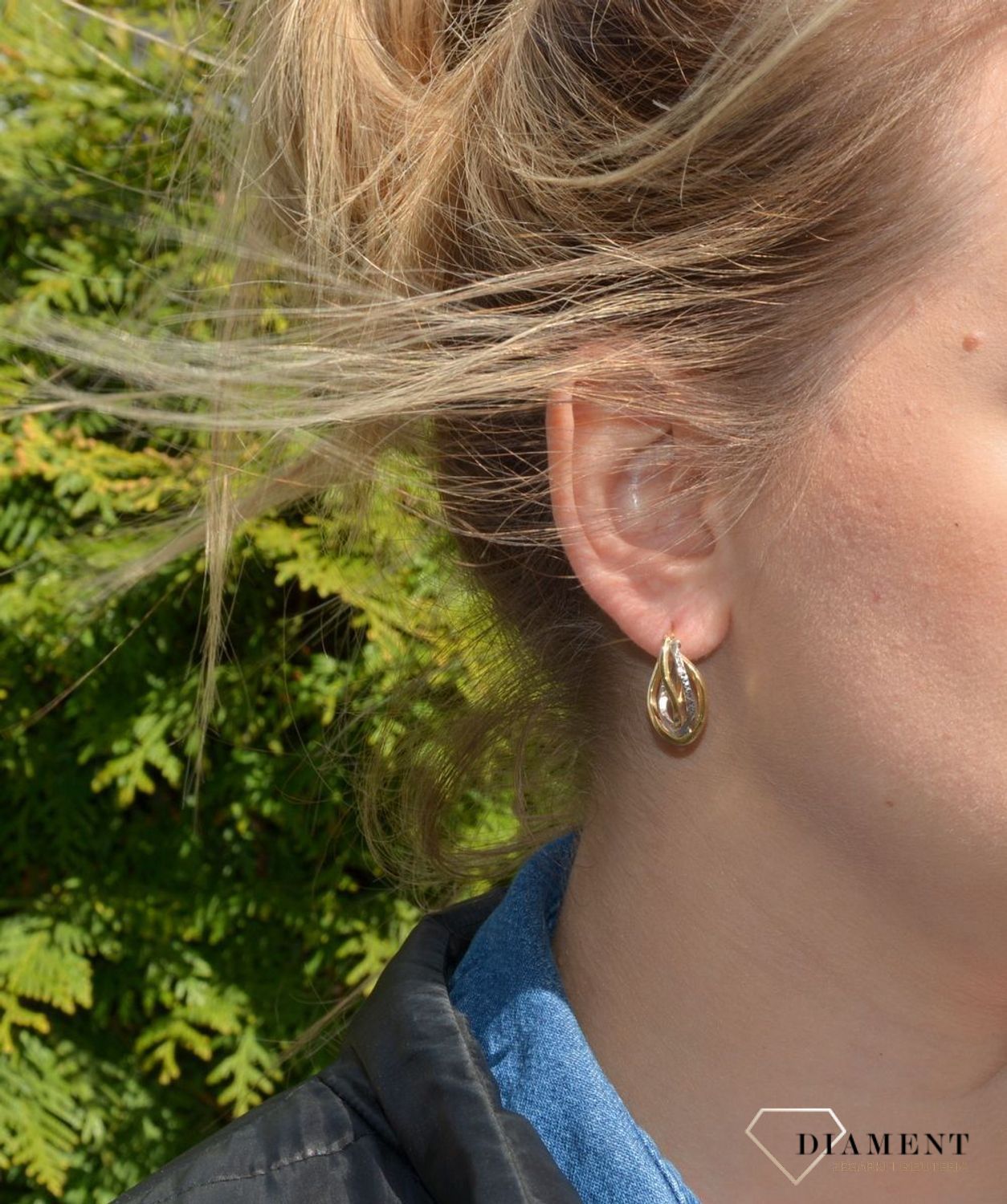 Złote kolczyki koła 585 zawijane z białym grawerowanym złotem KLC-000000-141-585.jpg