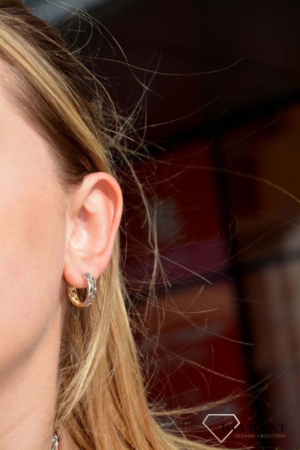 Złote kolczyki koła Apart 585 z białym złotem ażurowe, diamentowane 1,5 cm.jpg