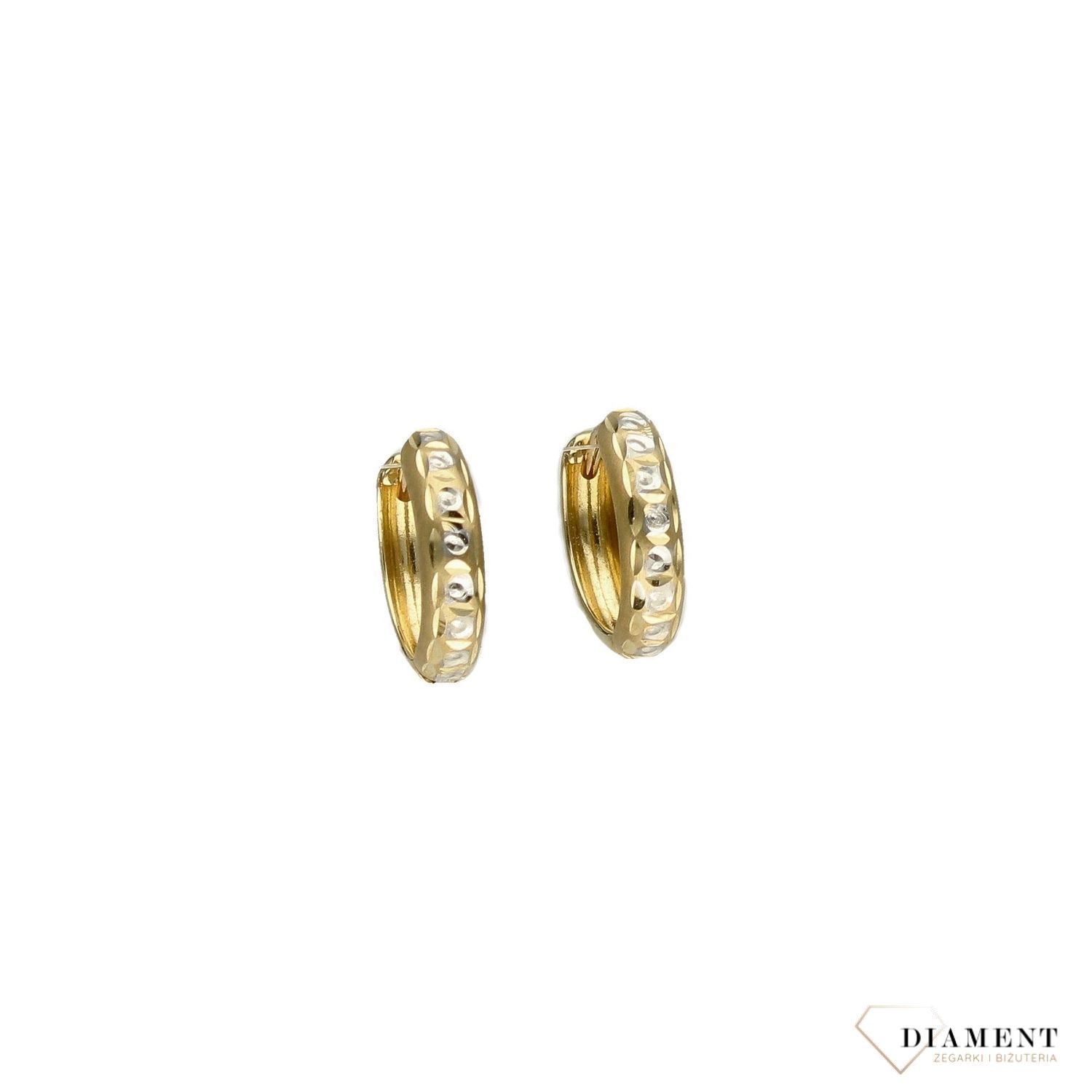 Złote kolczyki kółka 585 grawerowane z białym złotem 1 cm KLC-000000-170-585.jpg