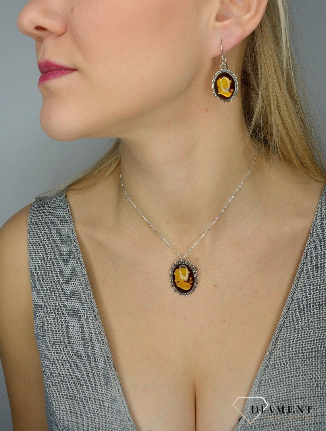 Srebrne kolczyki z bursztynem Kamea DIA-KLC-2444.jpg