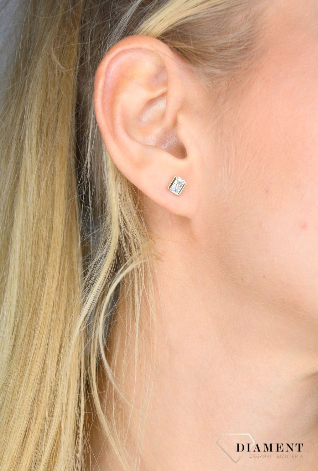 Złote kolczyki 585 kwadrat z cyrkonią KLC-000000-371-585.jpg