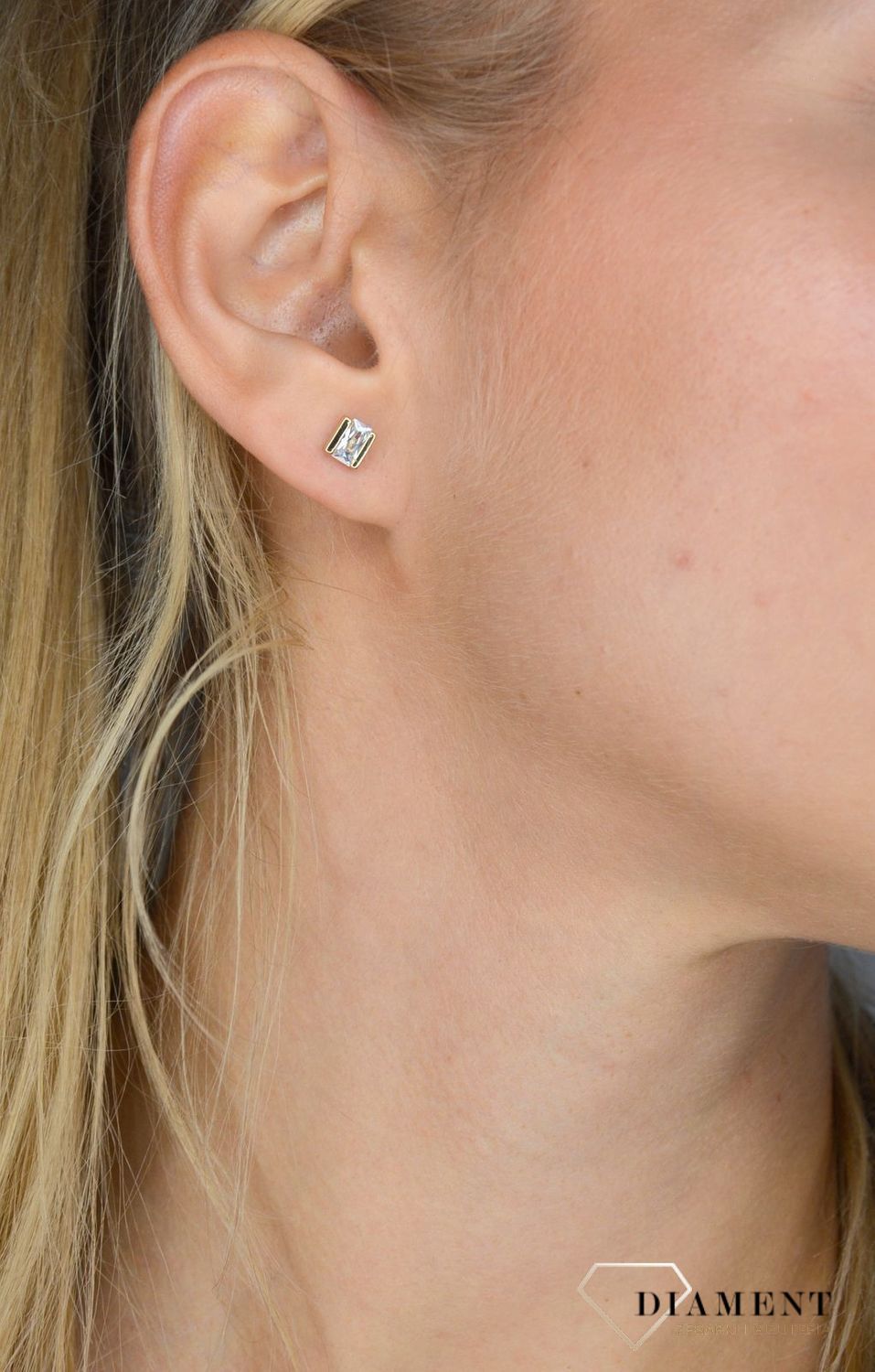 Złote kolczyki 585 kwadrat z cyrkonią KLC-000000-371-585.jpg