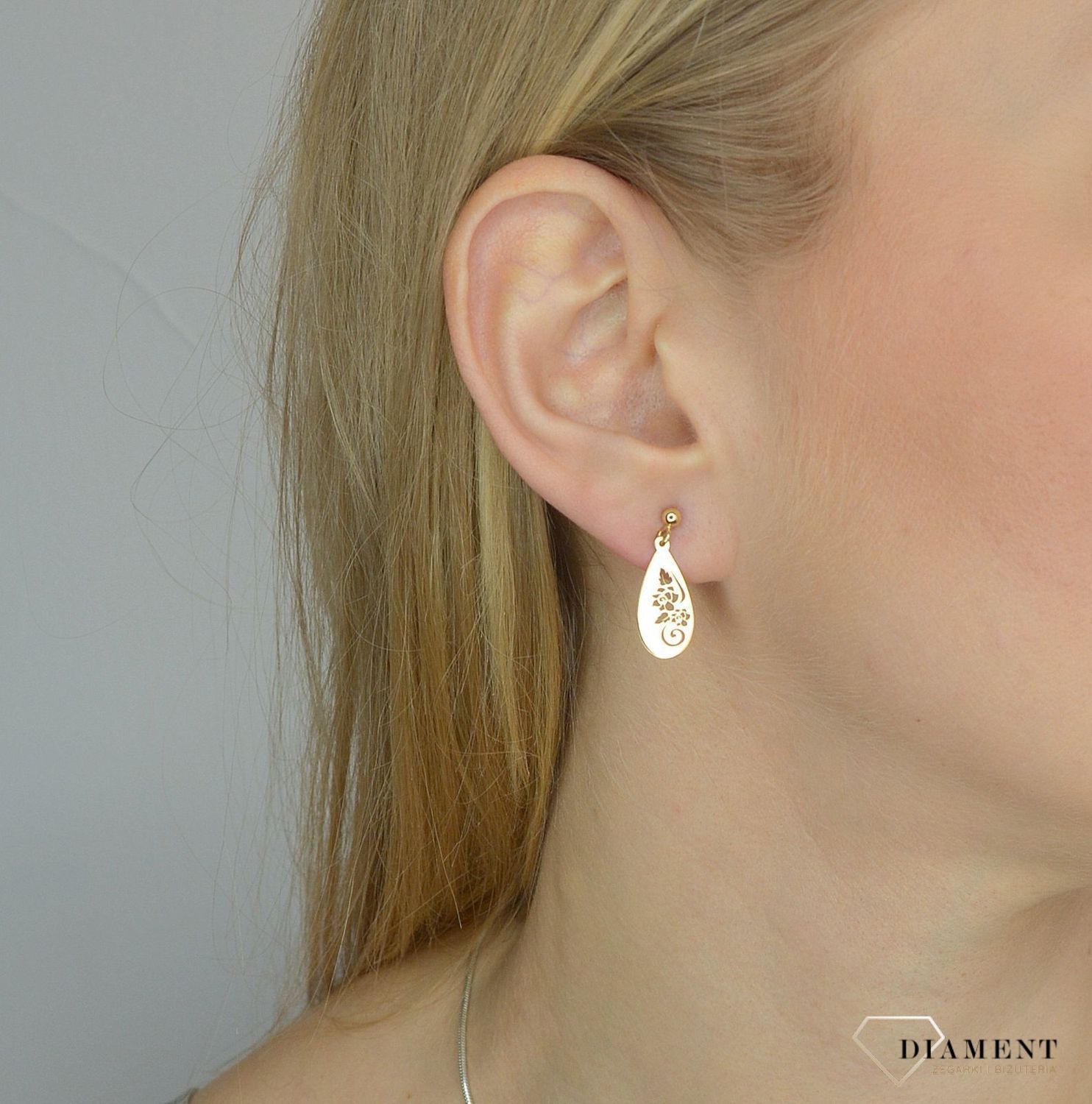 Kolczyki złote próby 585 z blaszką w kształcie ażurowej łezki KLC-000000-389-585.jpg
