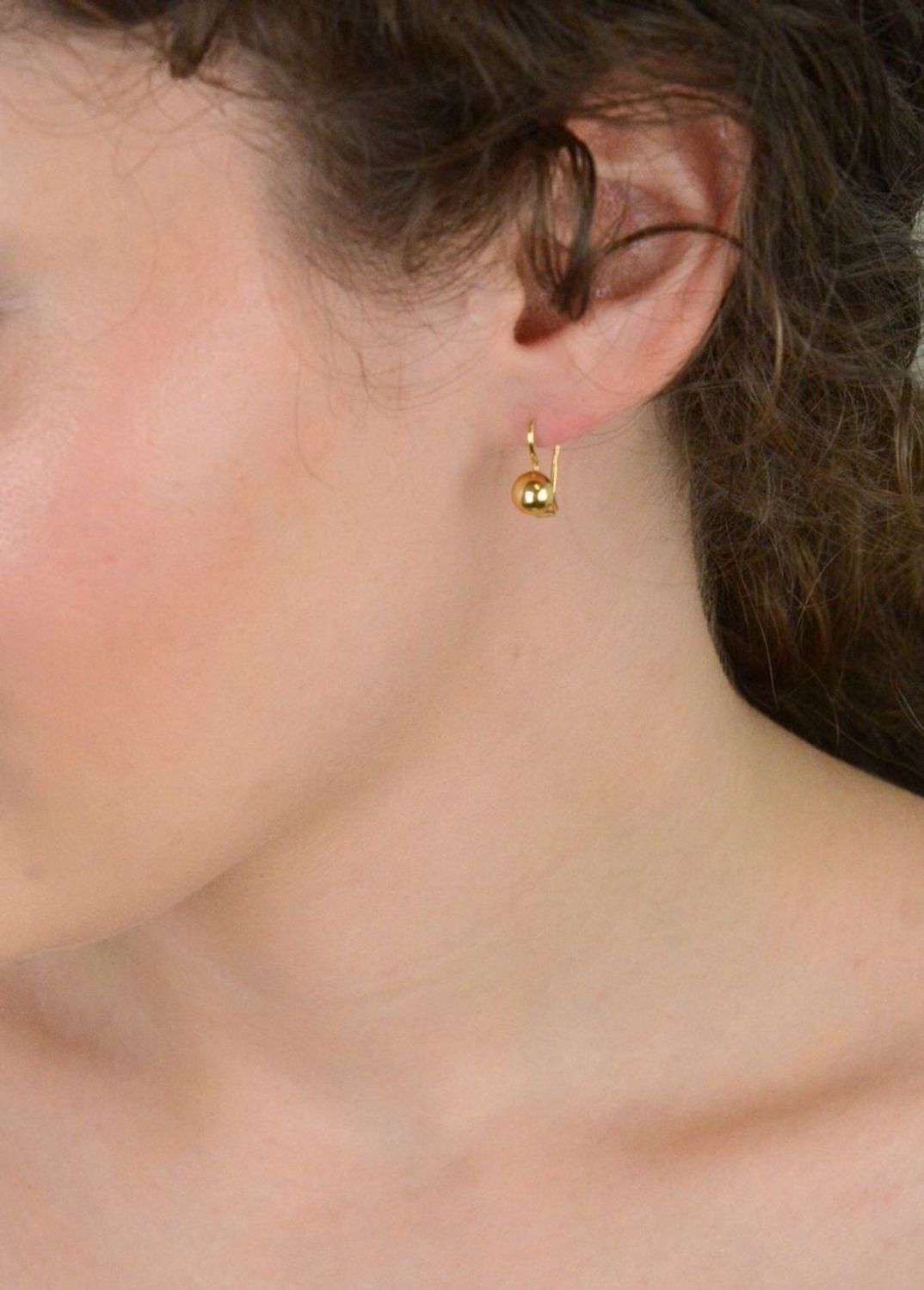 Kolczyki wiszące płaskie kuleczki KLC-000000-414-585.jpg