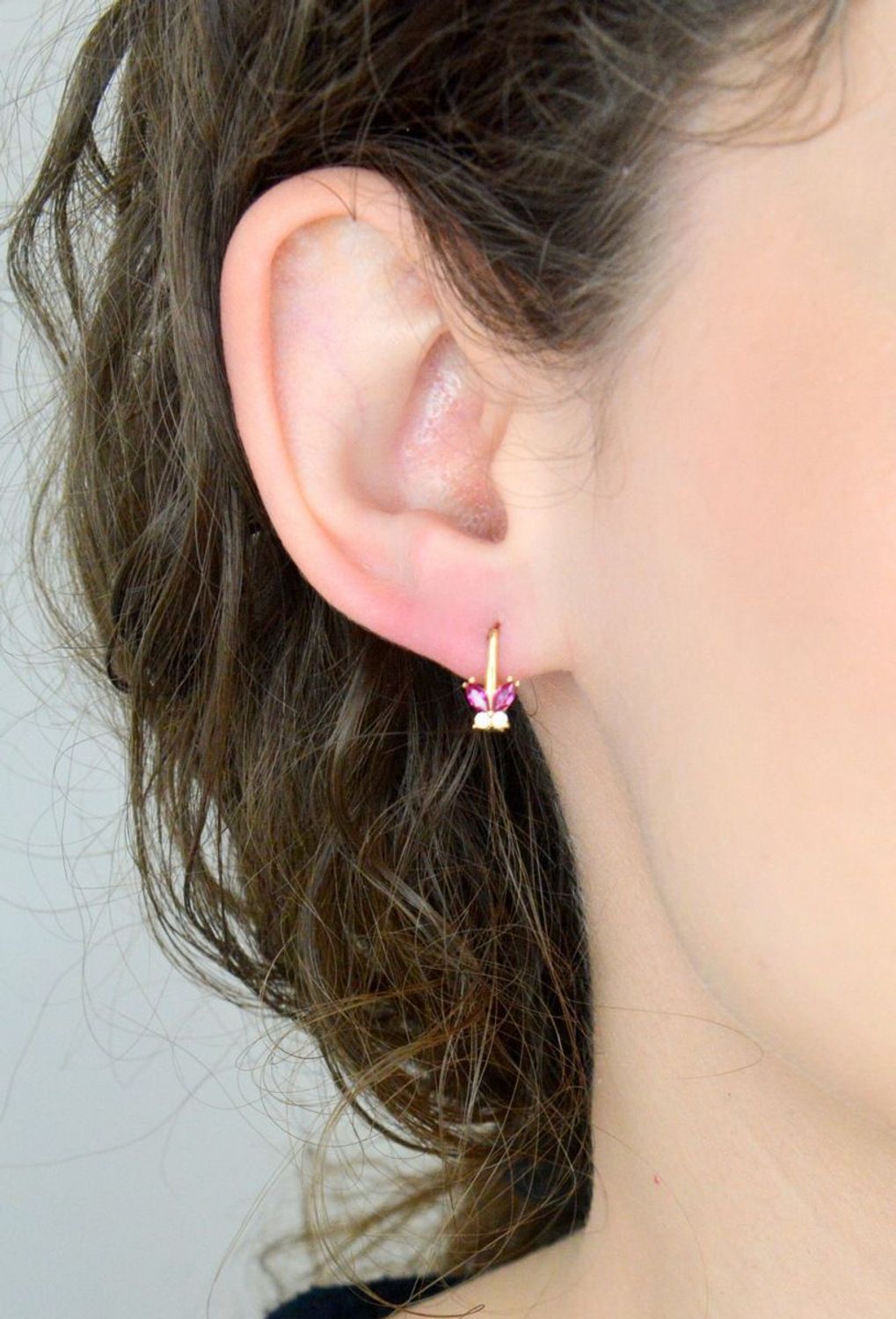 Kolczyki złote 585 dla dziewczynki z różowymi motylkami.jpg