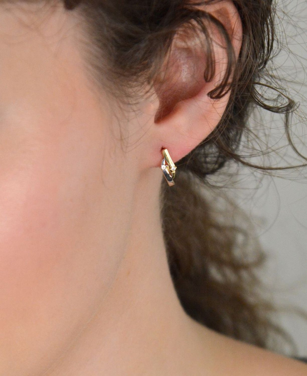 Kolczyki wiszące z białym złotem i cyrkoniami KLC-000000-429-585.jpg