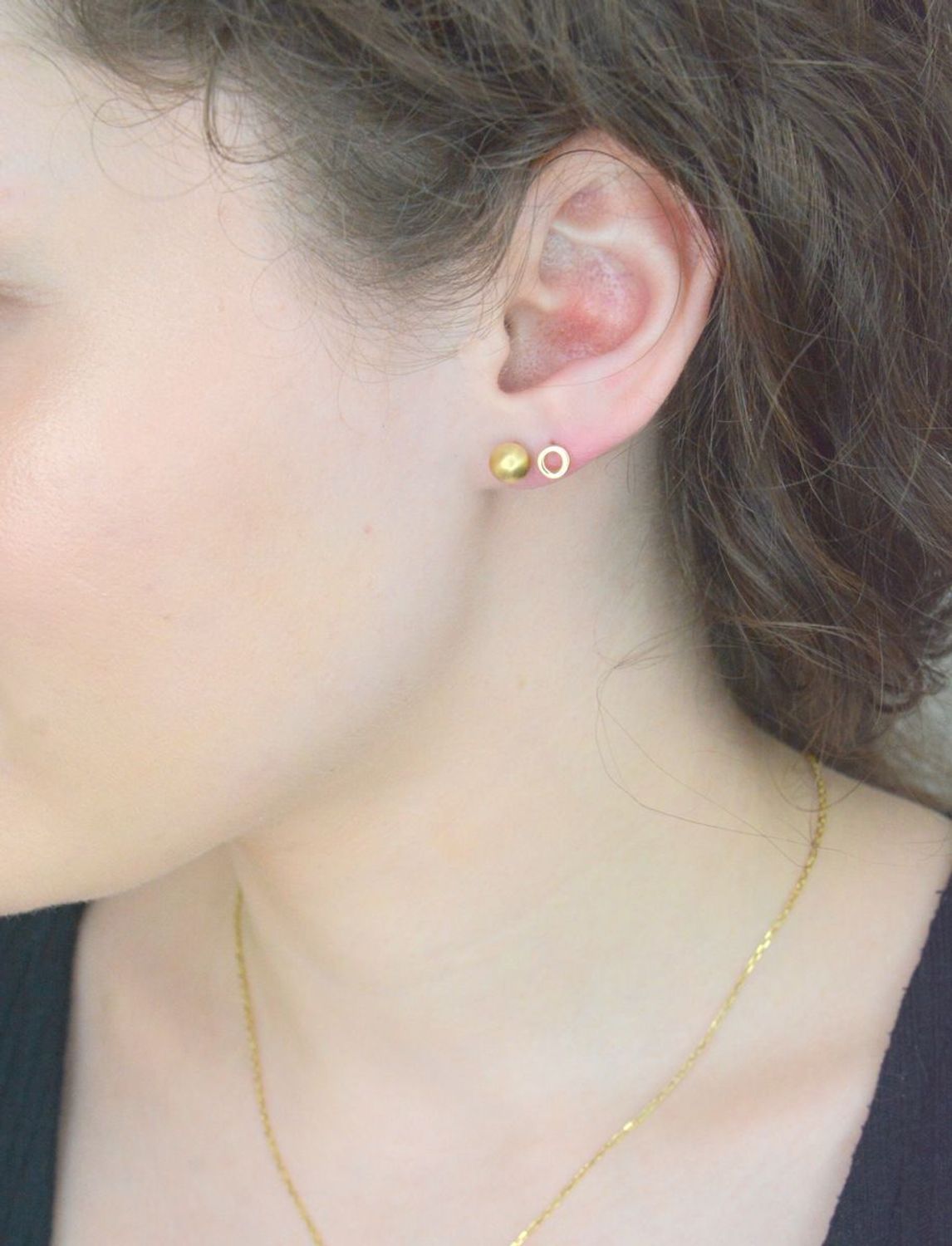 Kolczyki złote matowe kulki 6 mm próby 585 KLC-000000-438-585.jpg