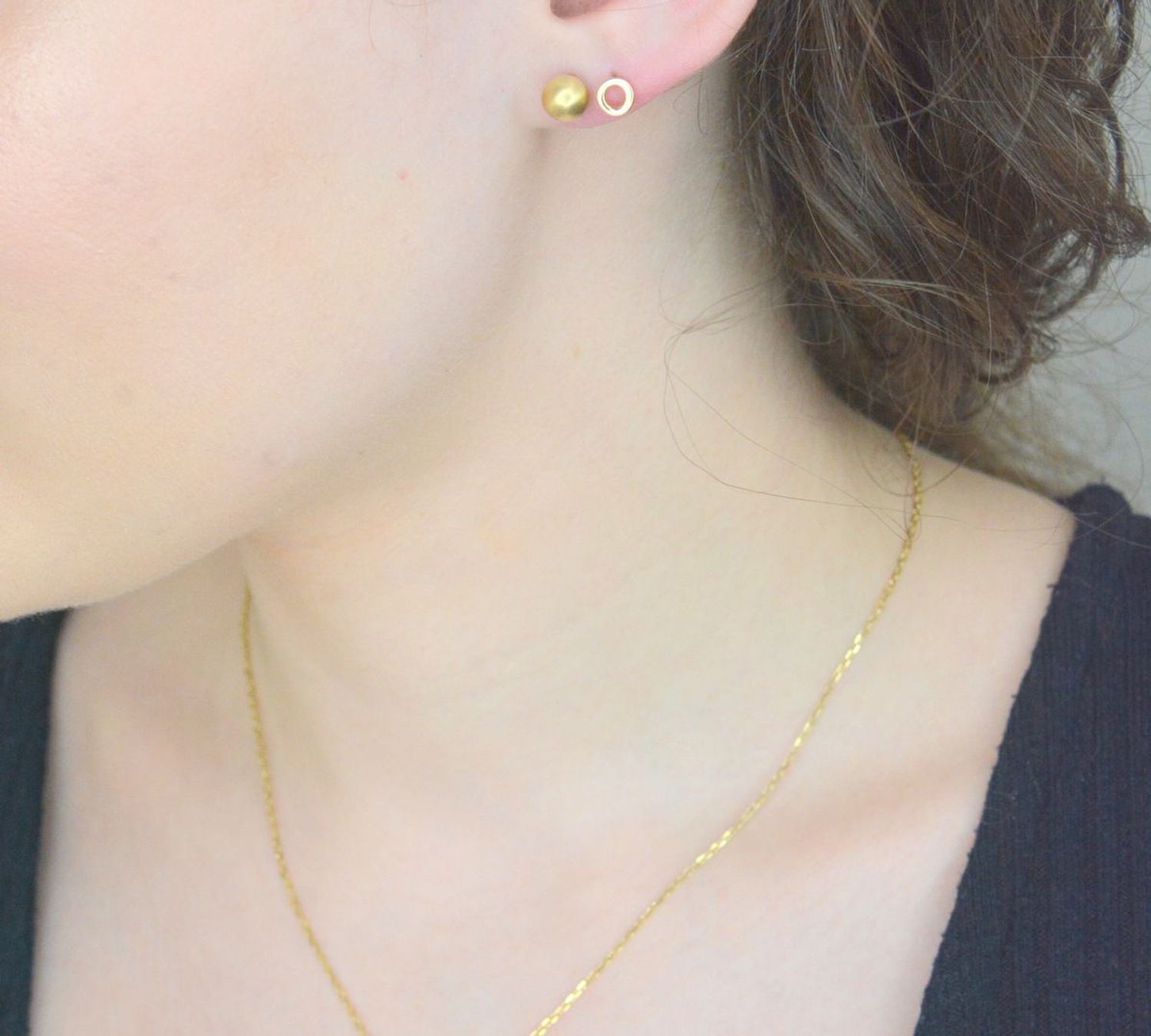 Kolczyki złote matowe kulki 6 mm próby 585 KLC-000000-438-585.jpg