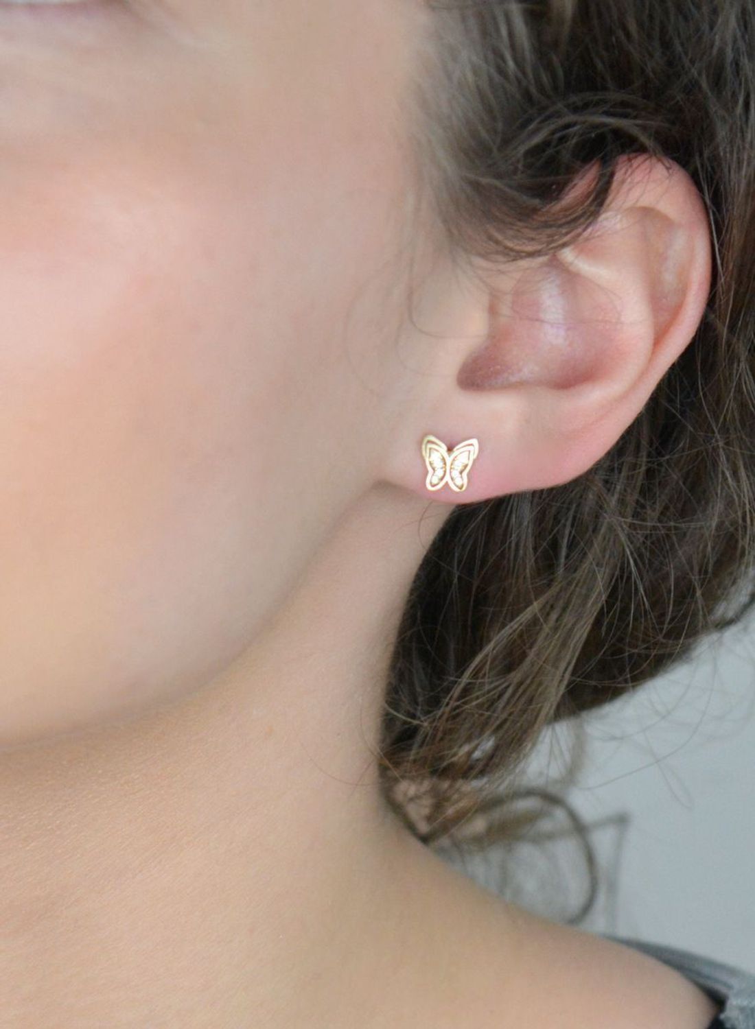 Złote kolczyki dla dziewczynki 585 ażurowe motylki z cyrkonią.jpg