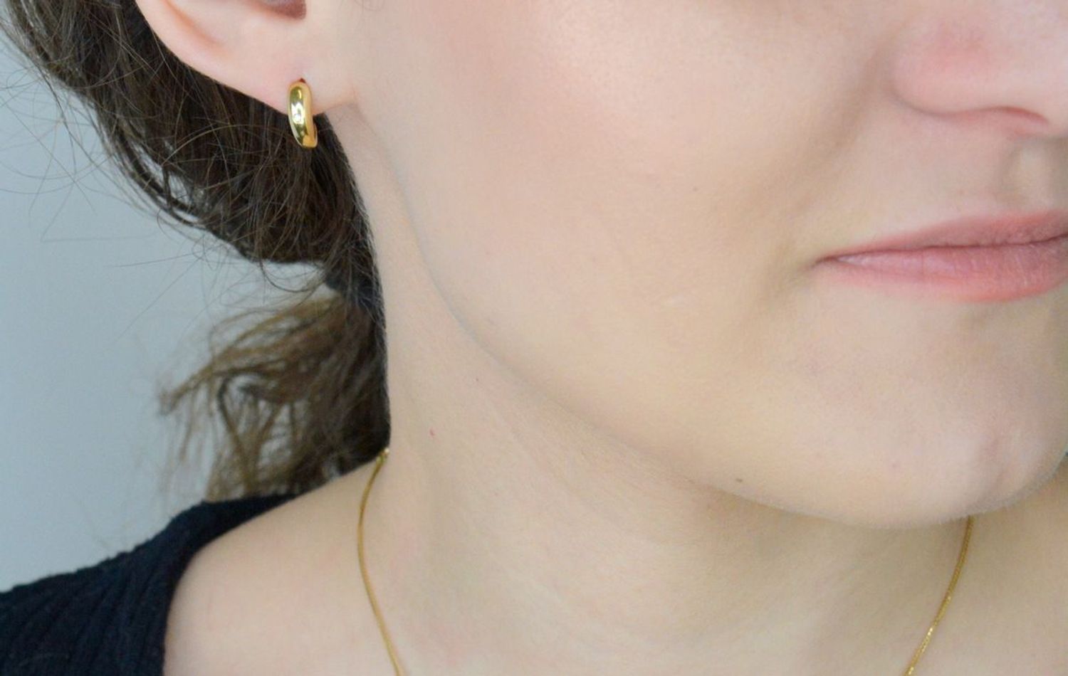 Kolczyki złote półksiężyce wygięte z cyrkonią, wkrętki próba 585 KLC-000000-465-585. Kolczyki złote na prezent. Kolczyki złota półkola. Kolczyki złote dla dziewczynki. Kolczyki złote na 1.jpg